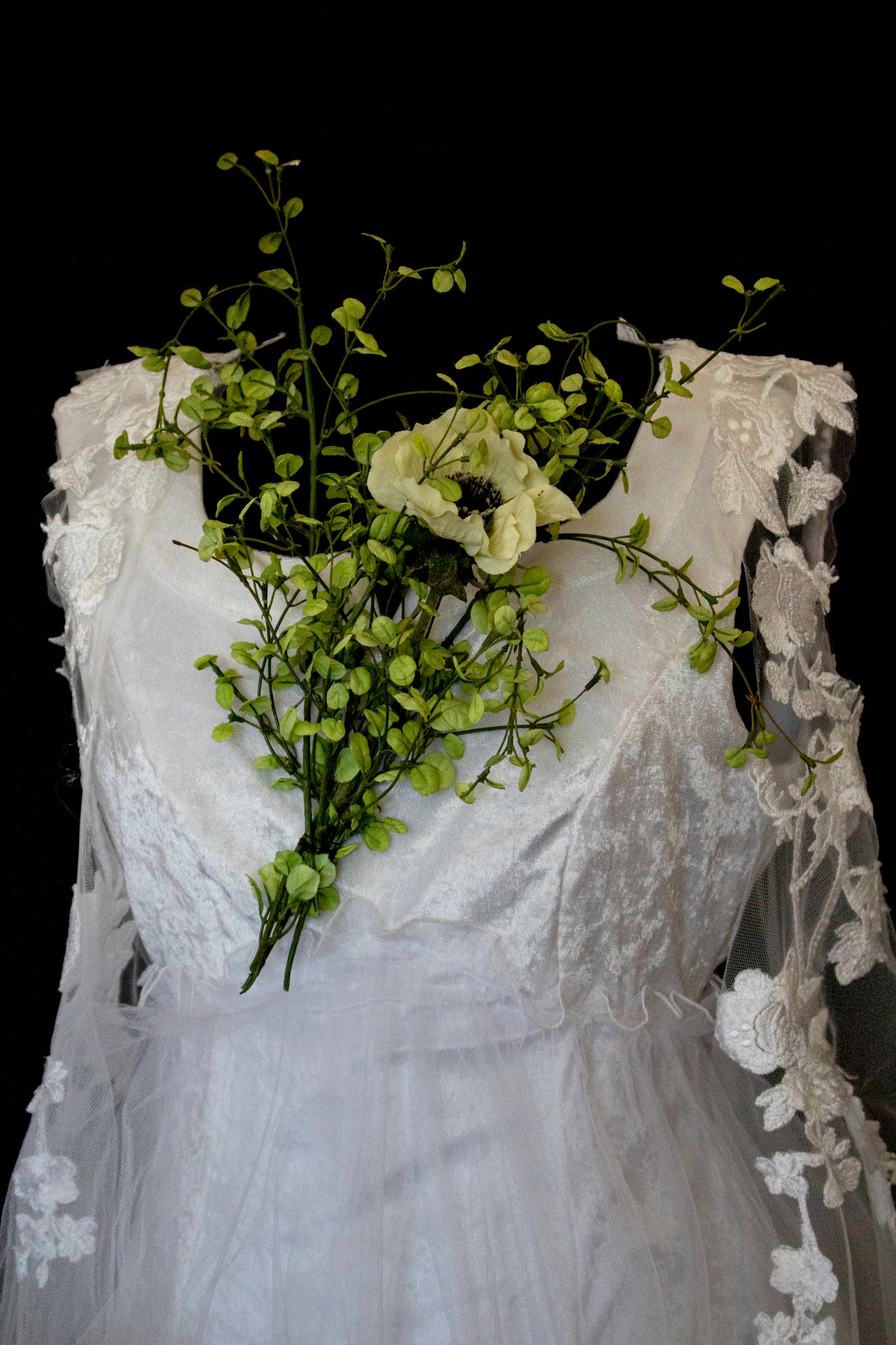 350 - UNIQUE VINTAGE UPCYCLED WEDDING DRESS: PEARL GREY VELVET SHEATH WITH TUTU & MAXI EMBROIDERED BRIDAL CAPE, SPRING BOHO STYLE - Vague atelier