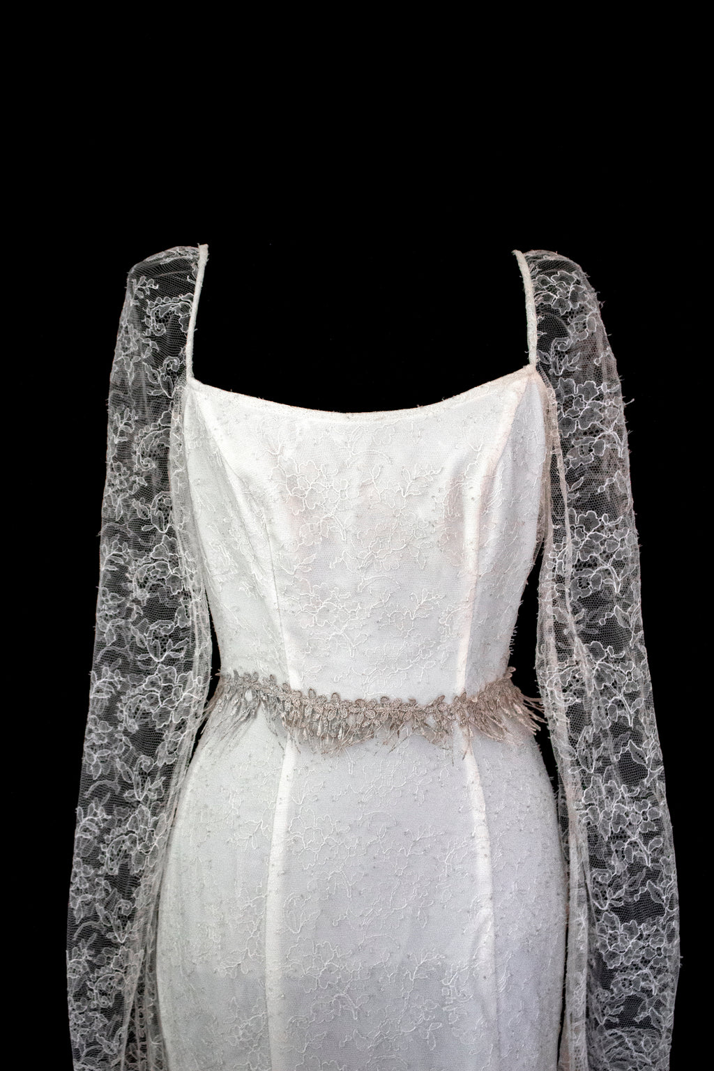 Vintage Chantilly Lace Mermaid Wedding Dress | Full Train Gown - 379