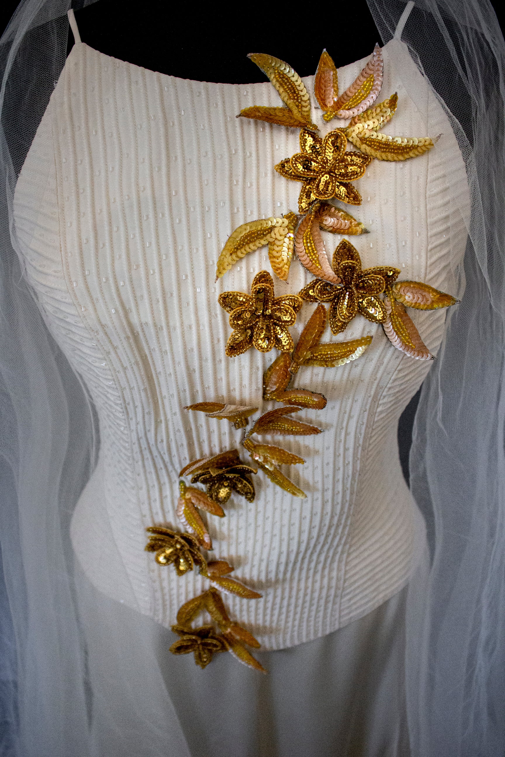 300 - SOPHISTICATED PURE SILK VINTAGE BRIDAL SET: HALTER TOP WITH ANTIQUE GOLD SEQUIN FLOWERS & MATCHING VEIL - Vague atelier