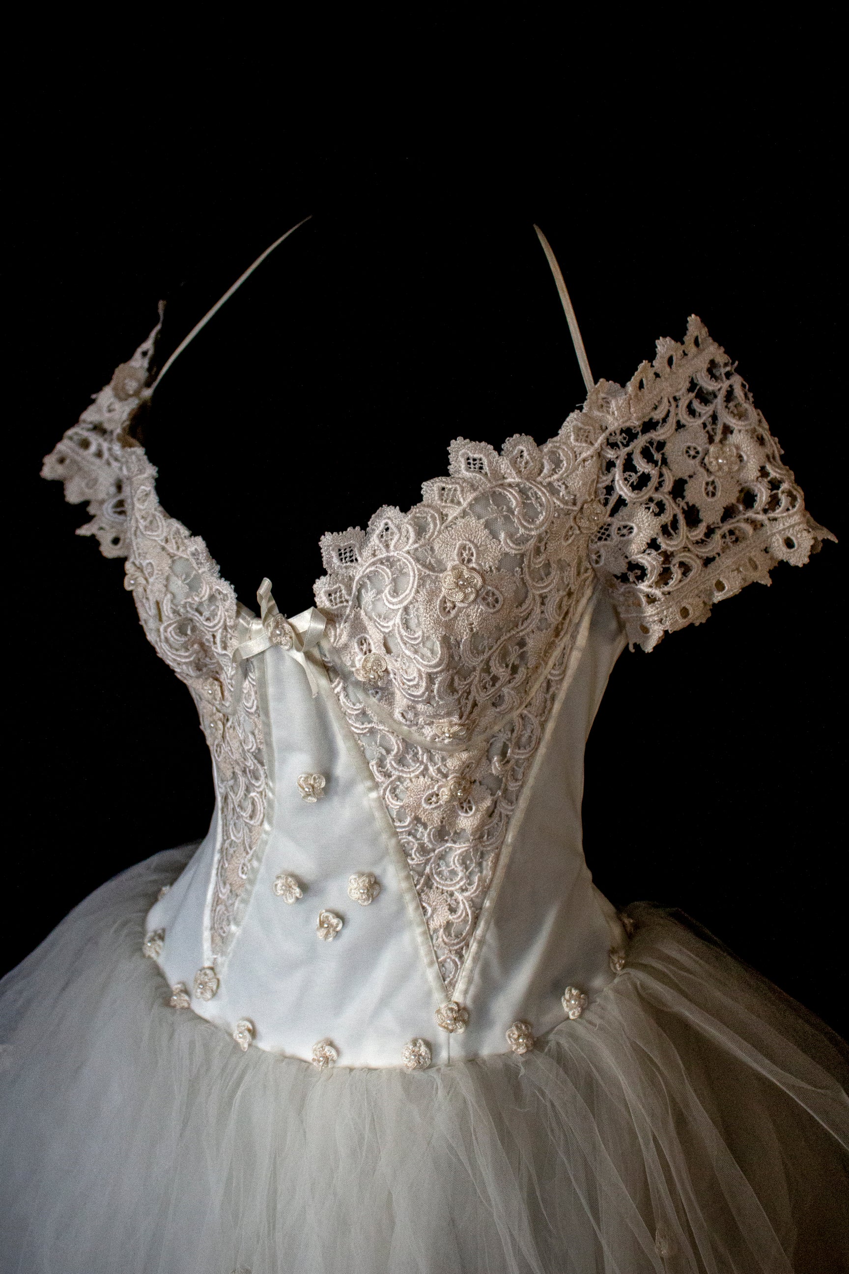 250 - MAJESTIC VINTAGE PRINCESS BALL GOWN: VOLUMINOUS TULLE & MACRAMÉ WITH 3D FLORAL EMBROIDERY