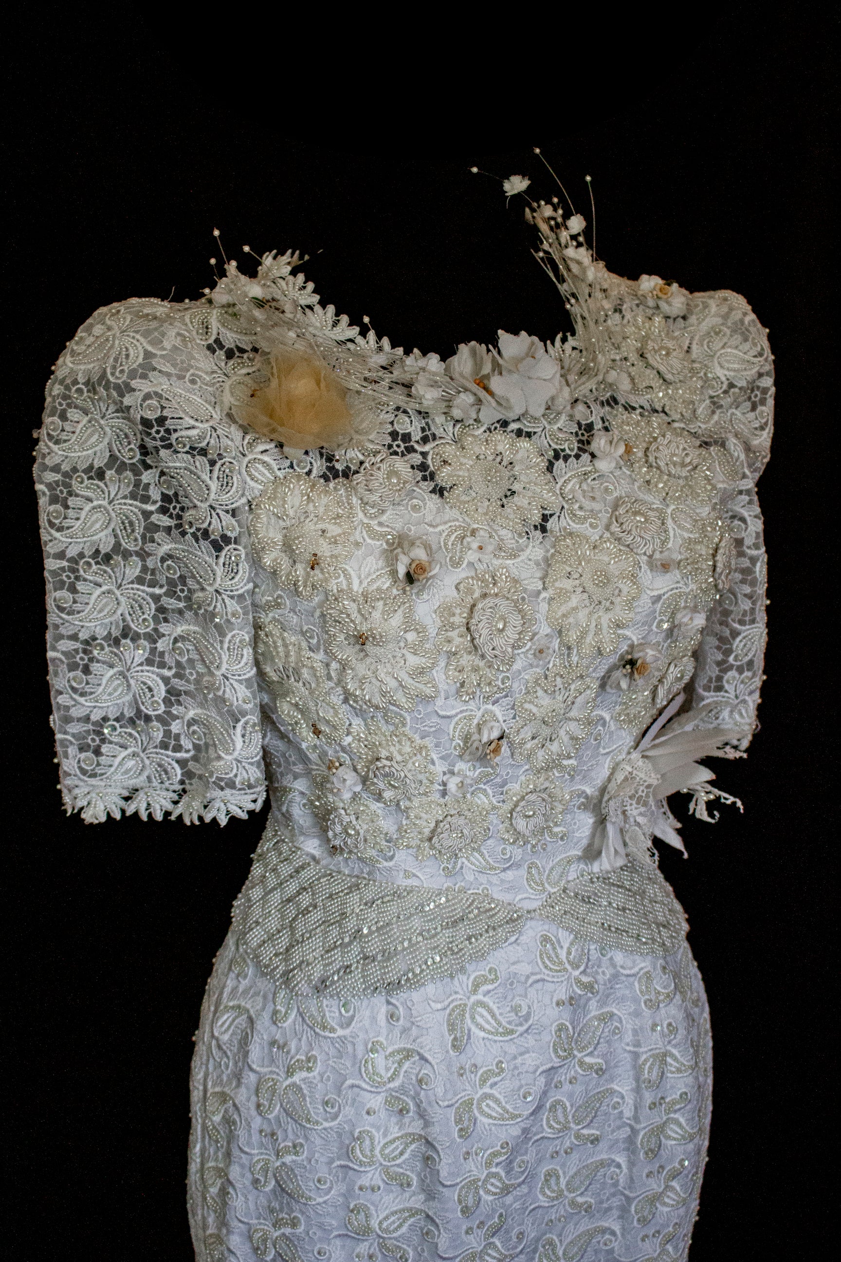 359 - VINTAGE 80s BEADED LACE SHEATH DRESS: WHITE & GOLD WEDDING GOWN WITH 3D FLORAL DETAILS