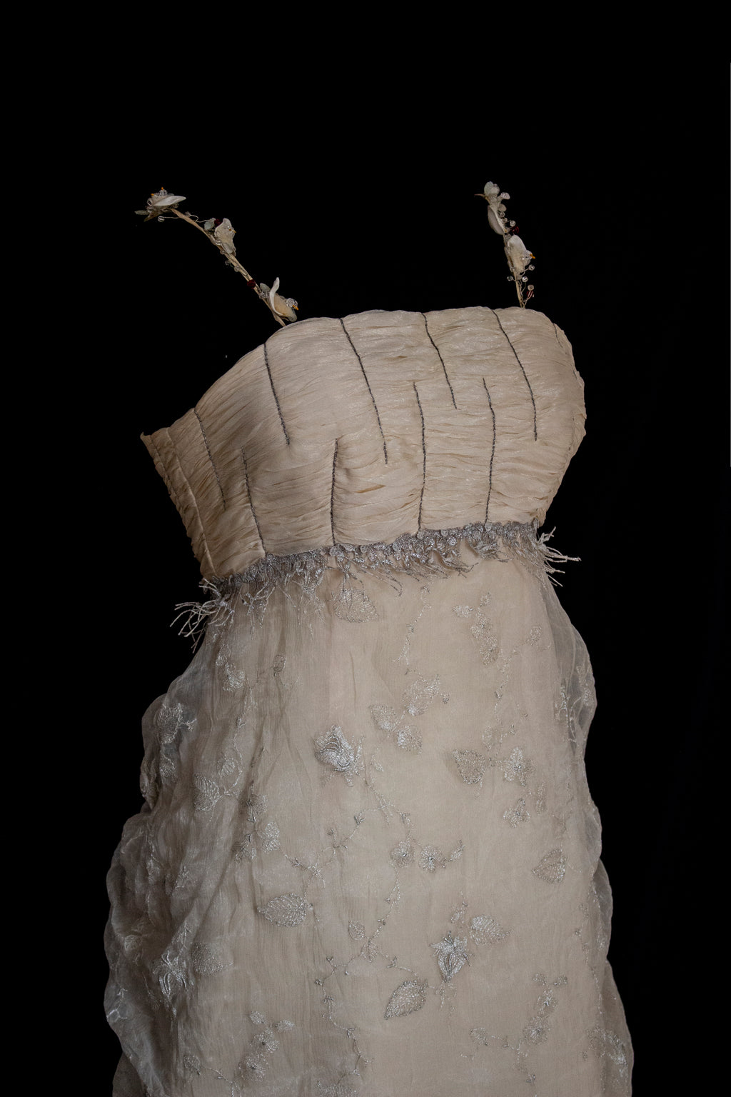 336 - DARK BEIGE SILK EMPIRE WEDDING DRESS: VINTAGE 90s GOWN WITH ROARING 20s DETAILS & SILVER EMBROIDERY - Vague atelier
