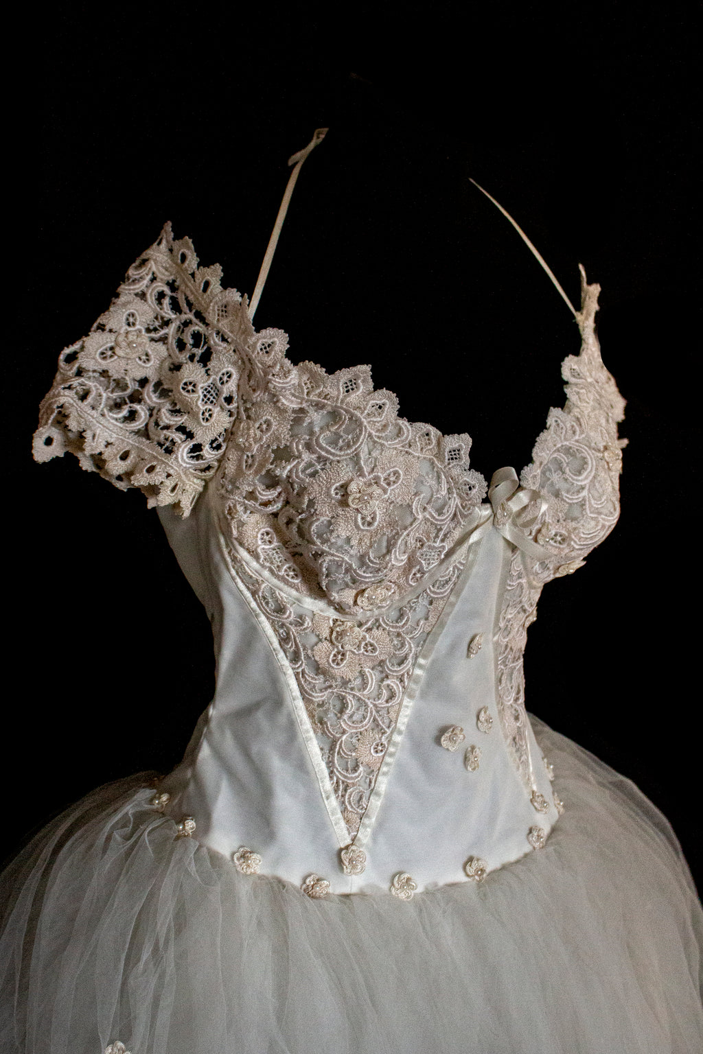 250 - MAJESTIC VINTAGE PRINCESS BALL GOWN: VOLUMINOUS TULLE & MACRAMÉ WITH 3D FLORAL EMBROIDERY