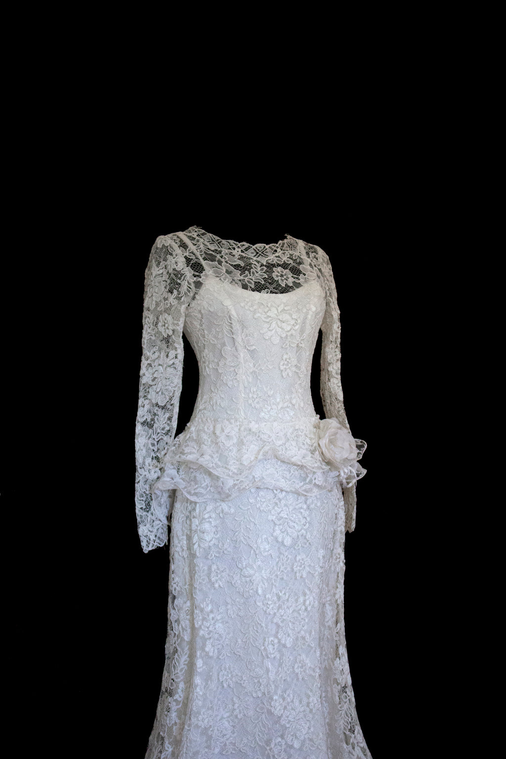 1980s Vintage Macramé Lace Sheath Wedding Dress | Full Train Gown - 377