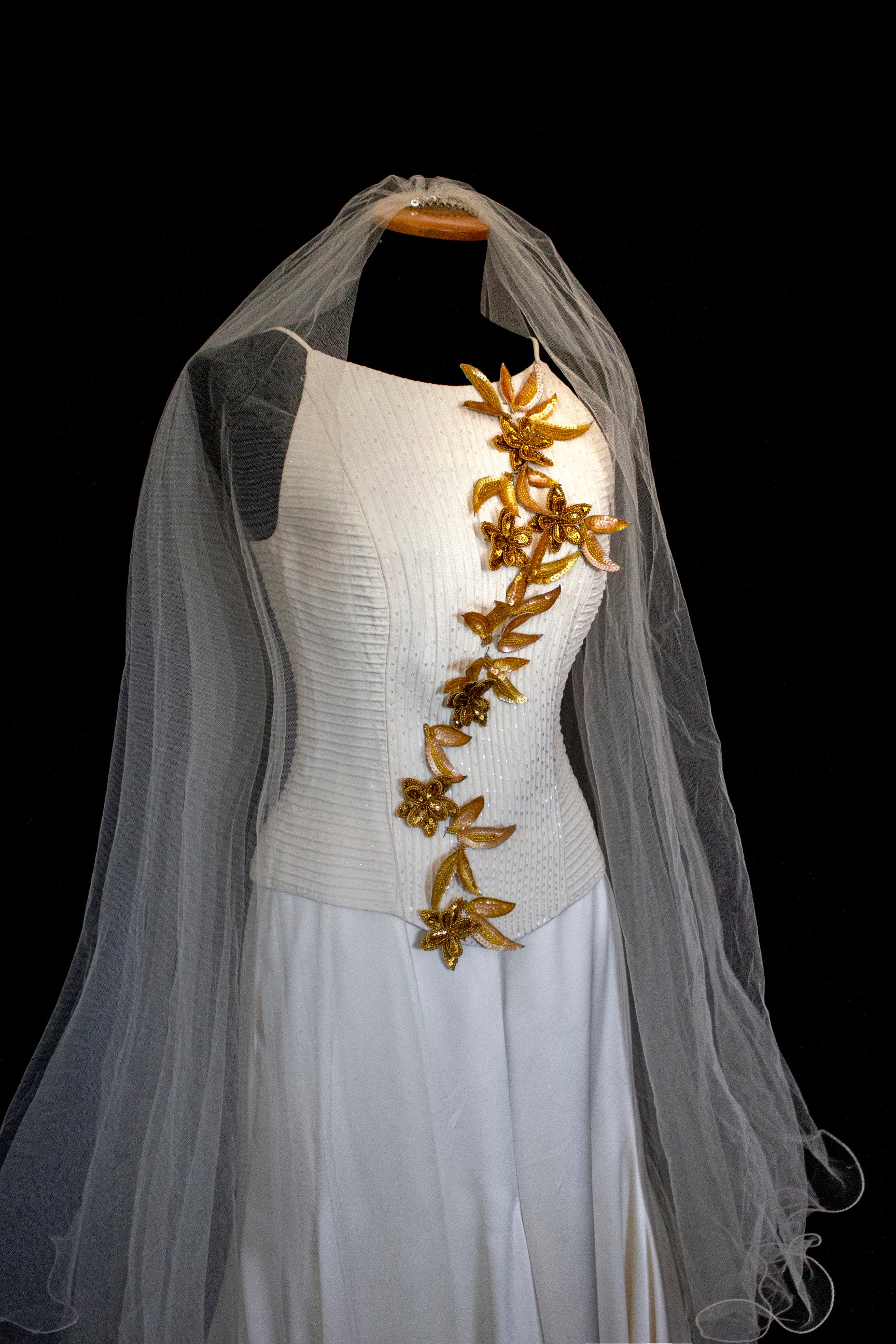 300 - SOPHISTICATED PURE SILK VINTAGE BRIDAL SET: HALTER TOP WITH ANTIQUE GOLD SEQUIN FLOWERS & MATCHING VEIL - Vague atelier