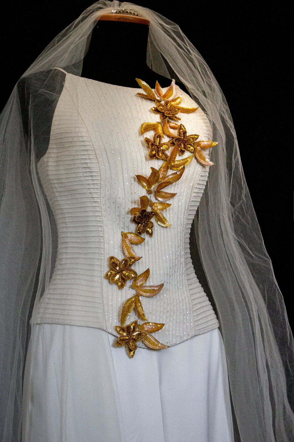 300 - SOPHISTICATED PURE SILK VINTAGE BRIDAL SET: HALTER TOP WITH ANTIQUE GOLD SEQUIN FLOWERS & MATCHING VEIL - Vague atelier