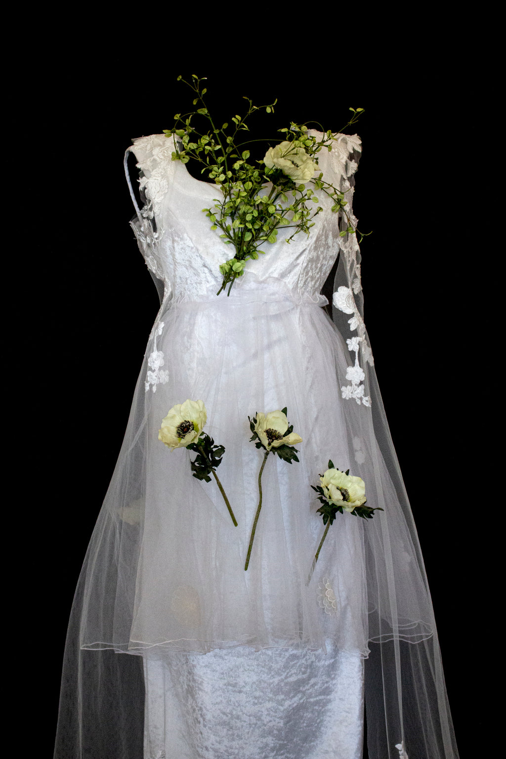 350 - UNIQUE VINTAGE UPCYCLED WEDDING DRESS: PEARL GREY VELVET SHEATH WITH TUTU & MAXI EMBROIDERED BRIDAL CAPE, SPRING BOHO STYLE - Vague atelier