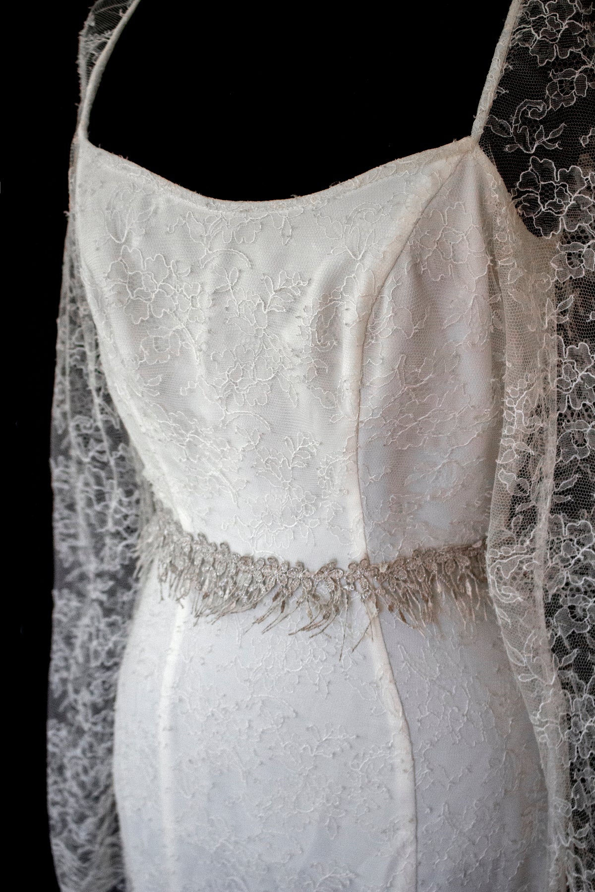 Vintage Chantilly Lace Mermaid Wedding Dress | Full Train Gown - 379