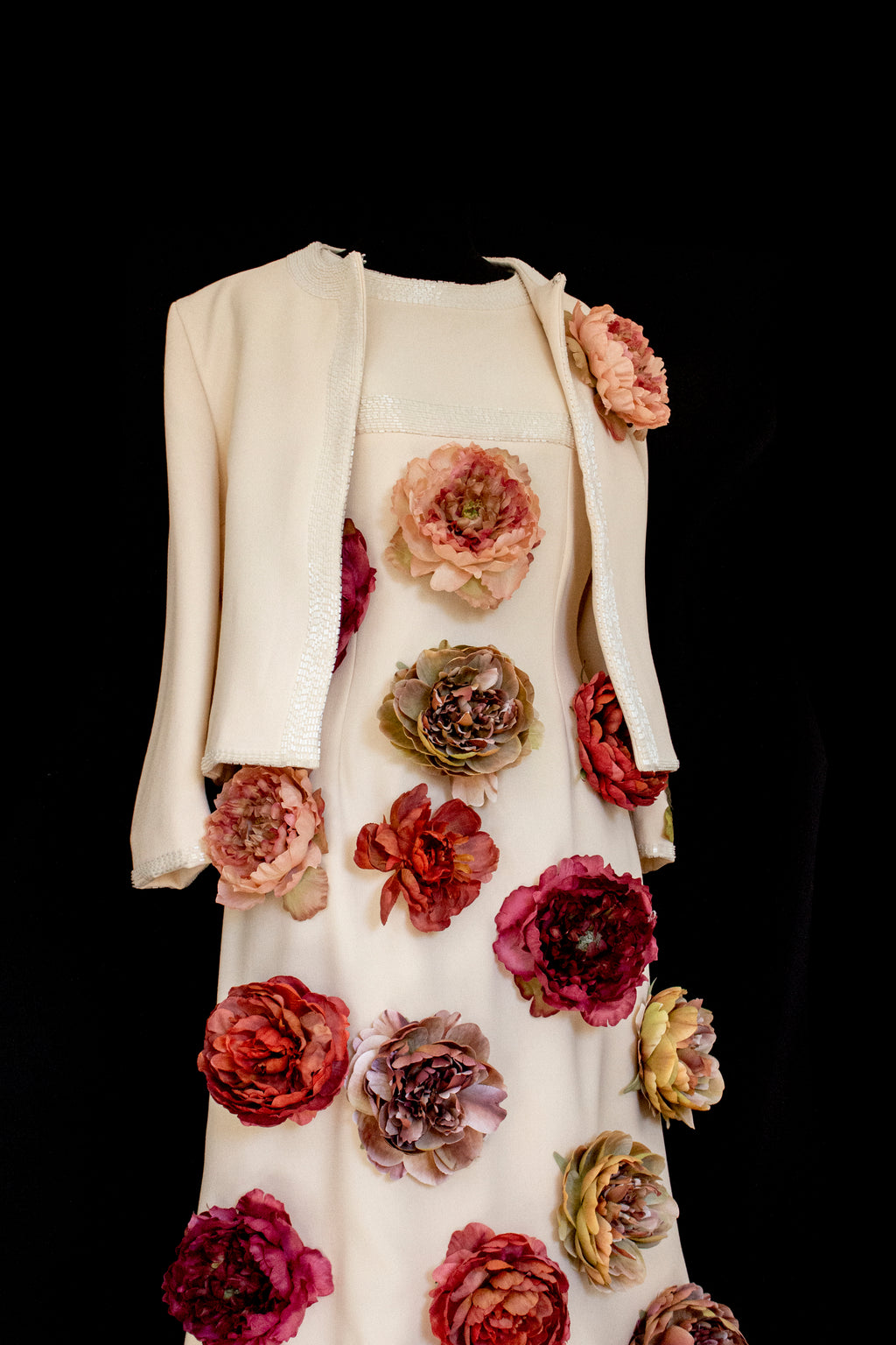 326 - SUSTAINABLE VINTAGE BRIDAL SET: WOOL CREPE DRESS & JACKET WITH COLORFUL PEONIES