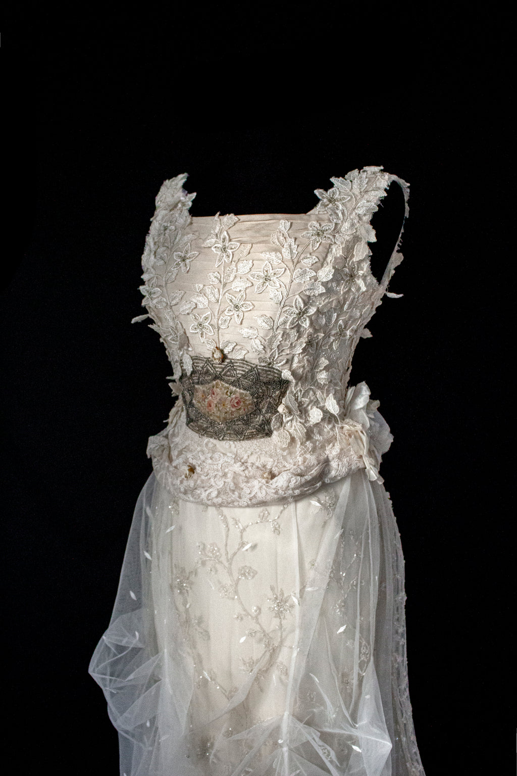 343 - UNIQUE UPCYCLED LACE WEDDING DRESS: VINTAGE BOHO BRIDAL GOWN, 50S 70S SILK EMBROIDERY, GOLD & SILVER LUXURY SUSTAINABLE WEDDING DRESS - Vague atelier