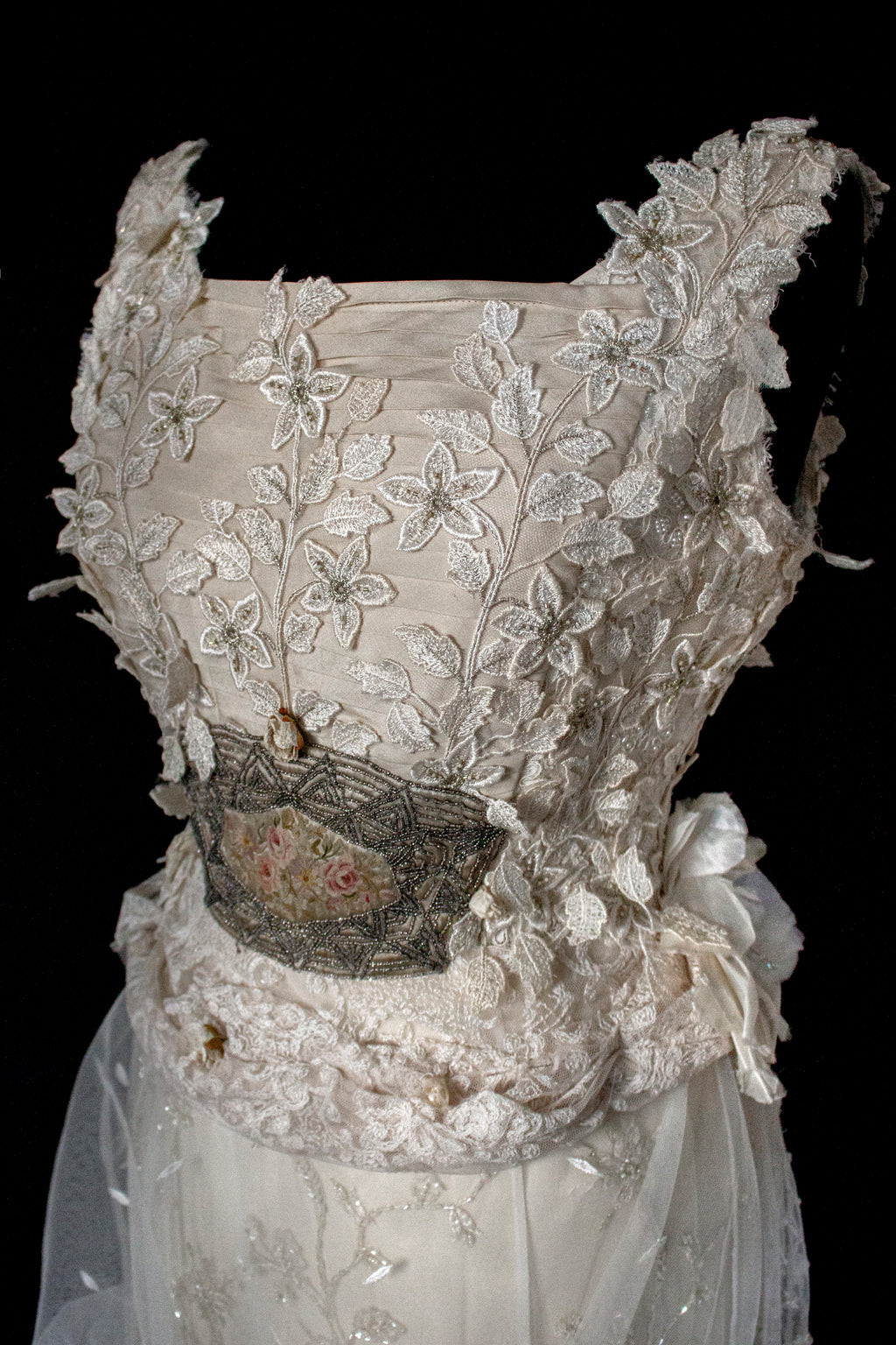 343 - UNIQUE UPCYCLED LACE WEDDING DRESS: VINTAGE BOHO BRIDAL GOWN, 50S 70S SILK EMBROIDERY, GOLD & SILVER LUXURY SUSTAINABLE WEDDING DRESS - Vague atelier
