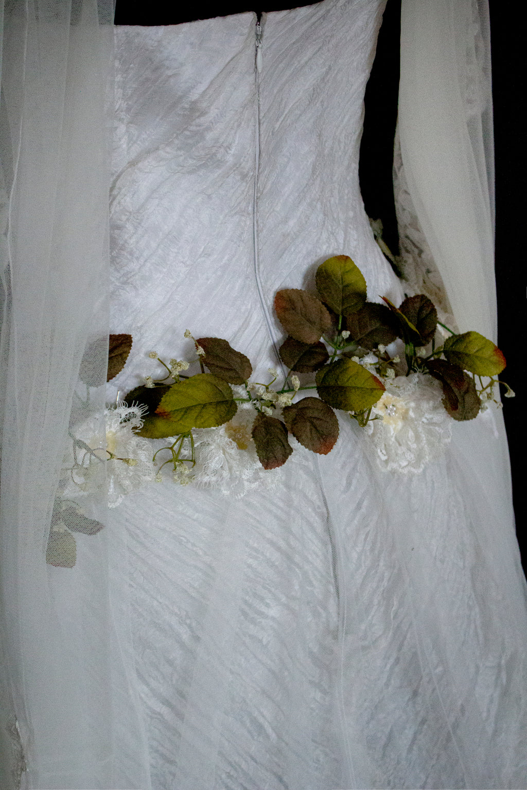 324 - PEARL GREY VINTAGE WEDDING DRESS: A ROMANTIC & UNIQUE BUCOLIC MASTERPIECE - Vague atelier