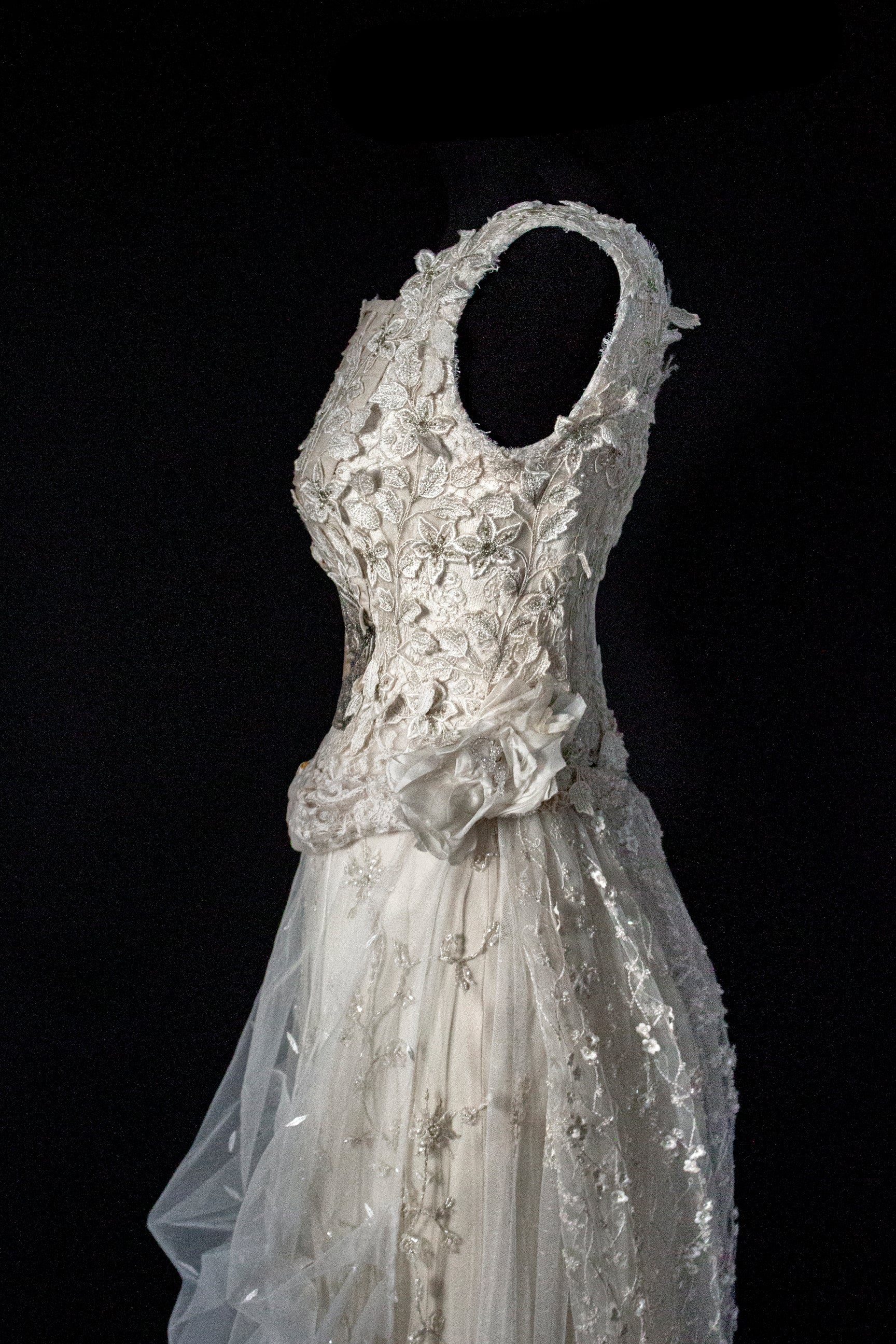 343 - UNIQUE UPCYCLED LACE WEDDING DRESS: VINTAGE BOHO BRIDAL GOWN, 50S 70S SILK EMBROIDERY, GOLD & SILVER LUXURY SUSTAINABLE WEDDING DRESS - Vague atelier