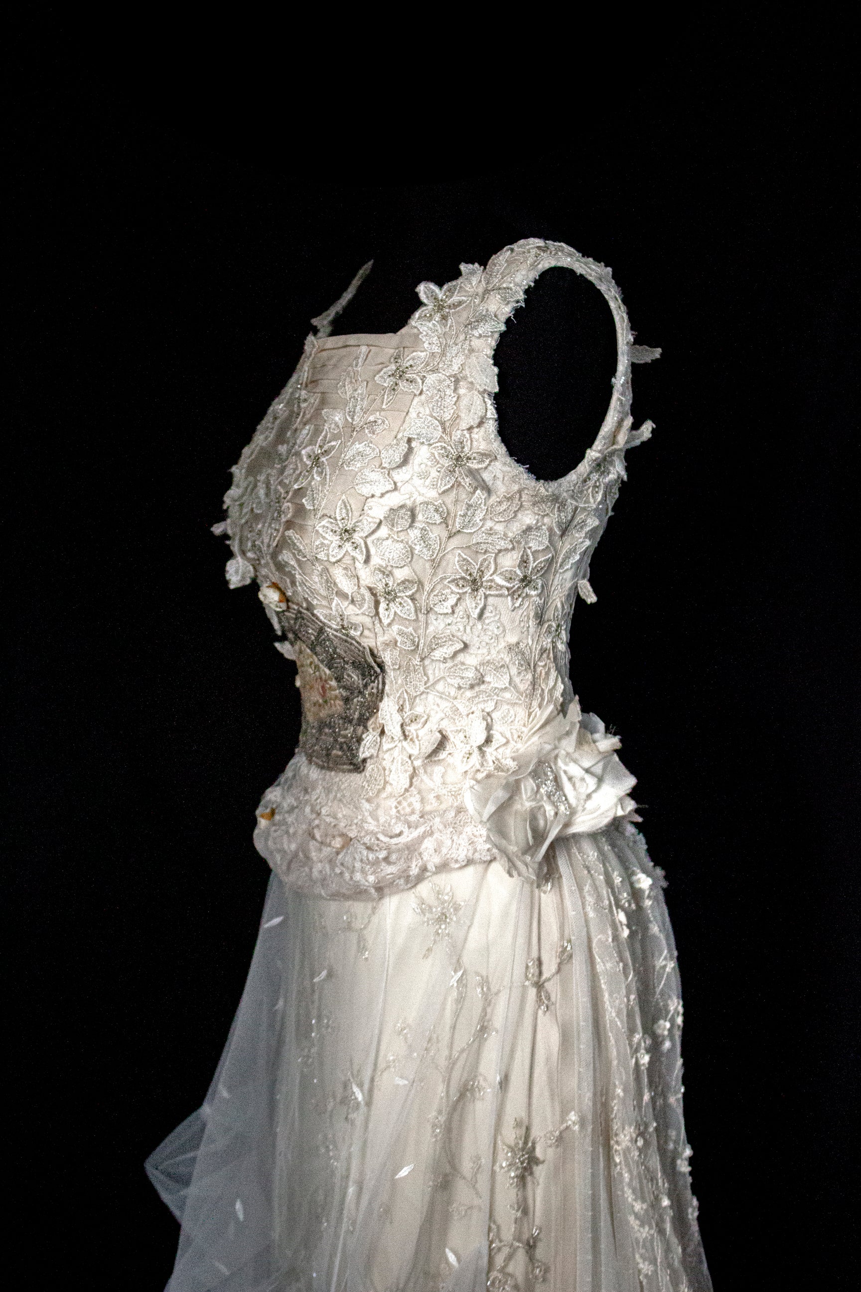 343 - UNIQUE UPCYCLED LACE WEDDING DRESS: VINTAGE BOHO BRIDAL GOWN, 50S 70S SILK EMBROIDERY, GOLD & SILVER LUXURY SUSTAINABLE WEDDING DRESS - Vague atelier