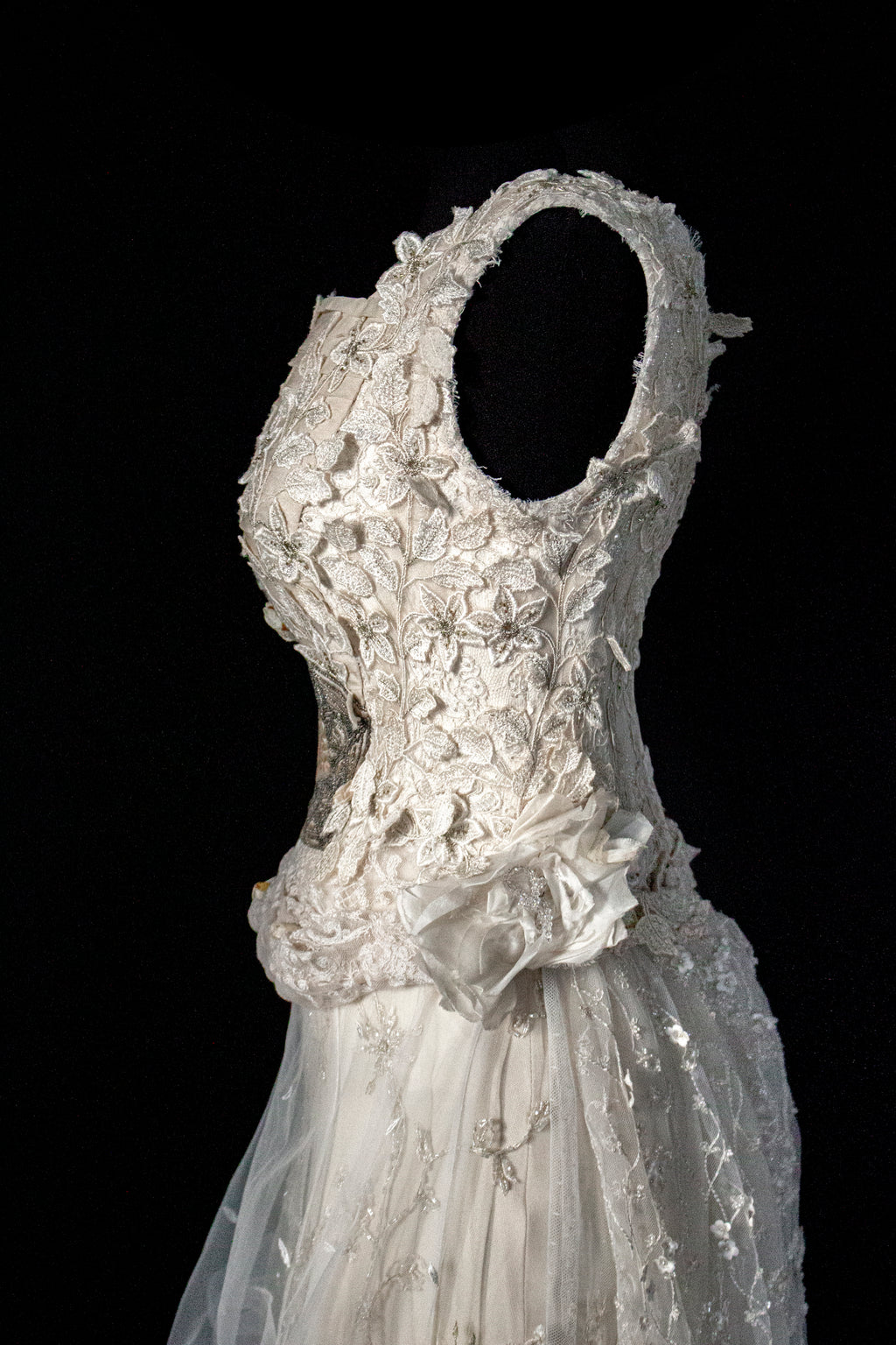 343 - UNIQUE UPCYCLED LACE WEDDING DRESS: VINTAGE BOHO BRIDAL GOWN, 50S 70S SILK EMBROIDERY, GOLD & SILVER LUXURY SUSTAINABLE WEDDING DRESS - Vague atelier
