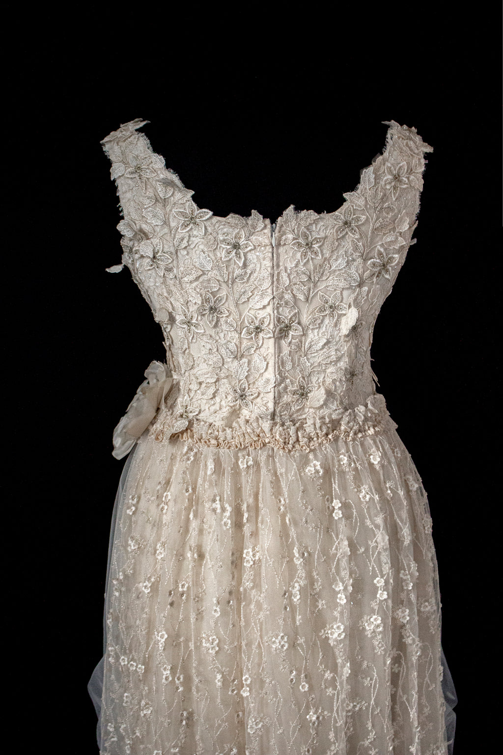 343 - UNIQUE UPCYCLED LACE WEDDING DRESS: VINTAGE BOHO BRIDAL GOWN, 50S 70S SILK EMBROIDERY, GOLD & SILVER LUXURY SUSTAINABLE WEDDING DRESS - Vague atelier