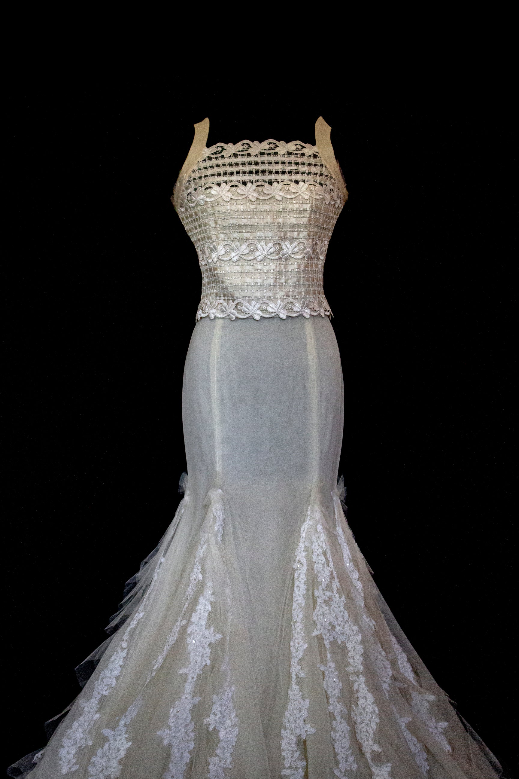 364 - VINTAGE 90s UPCYCLED TULLE AND MACRAME WEDDING DRESS: 2-PIECE ROMANTIC GOWN WITH FLOREAL LACE