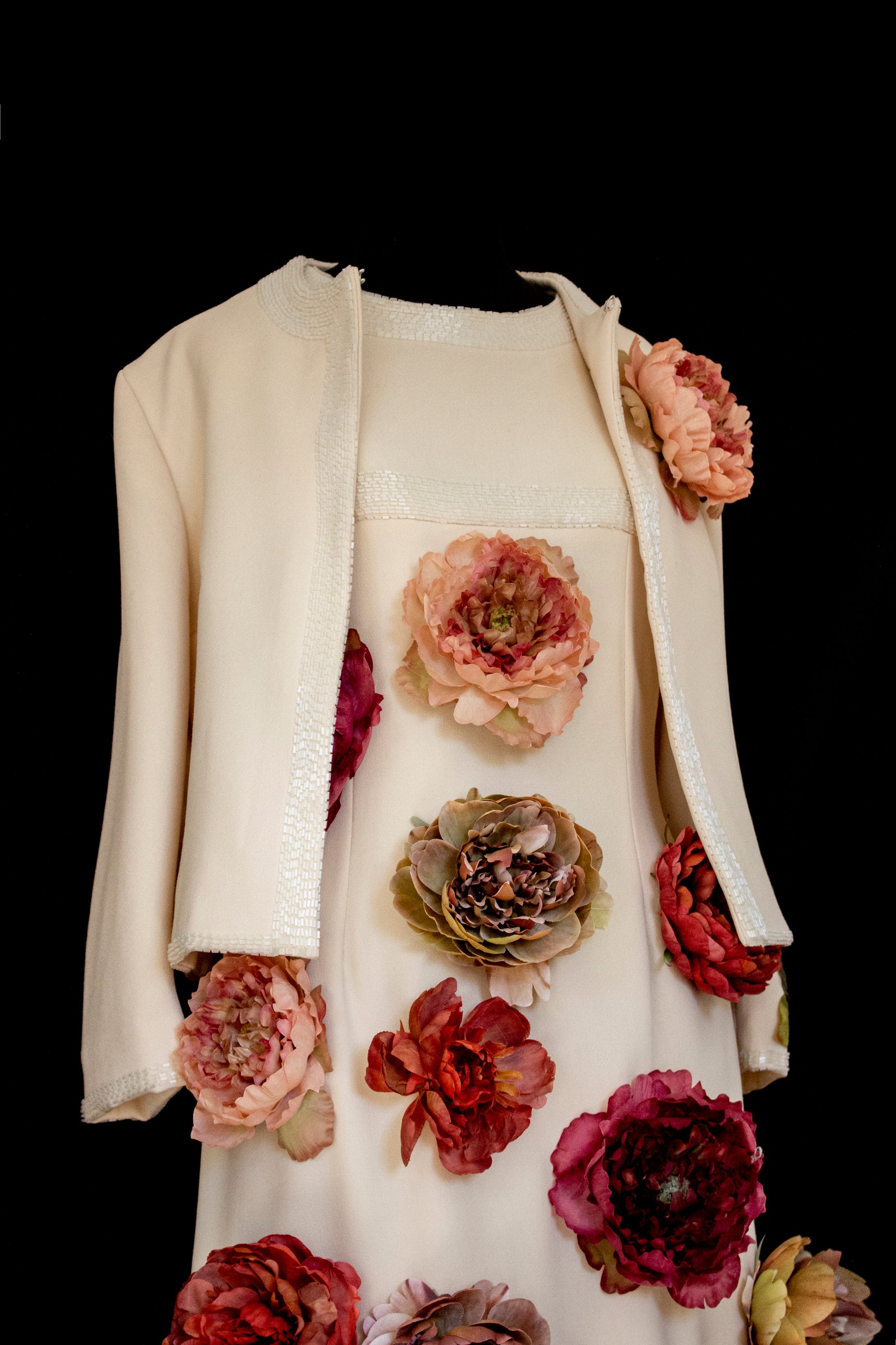 326 - SUSTAINABLE VINTAGE BRIDAL SET: WOOL CREPE DRESS & JACKET WITH COLORFUL PEONIES
