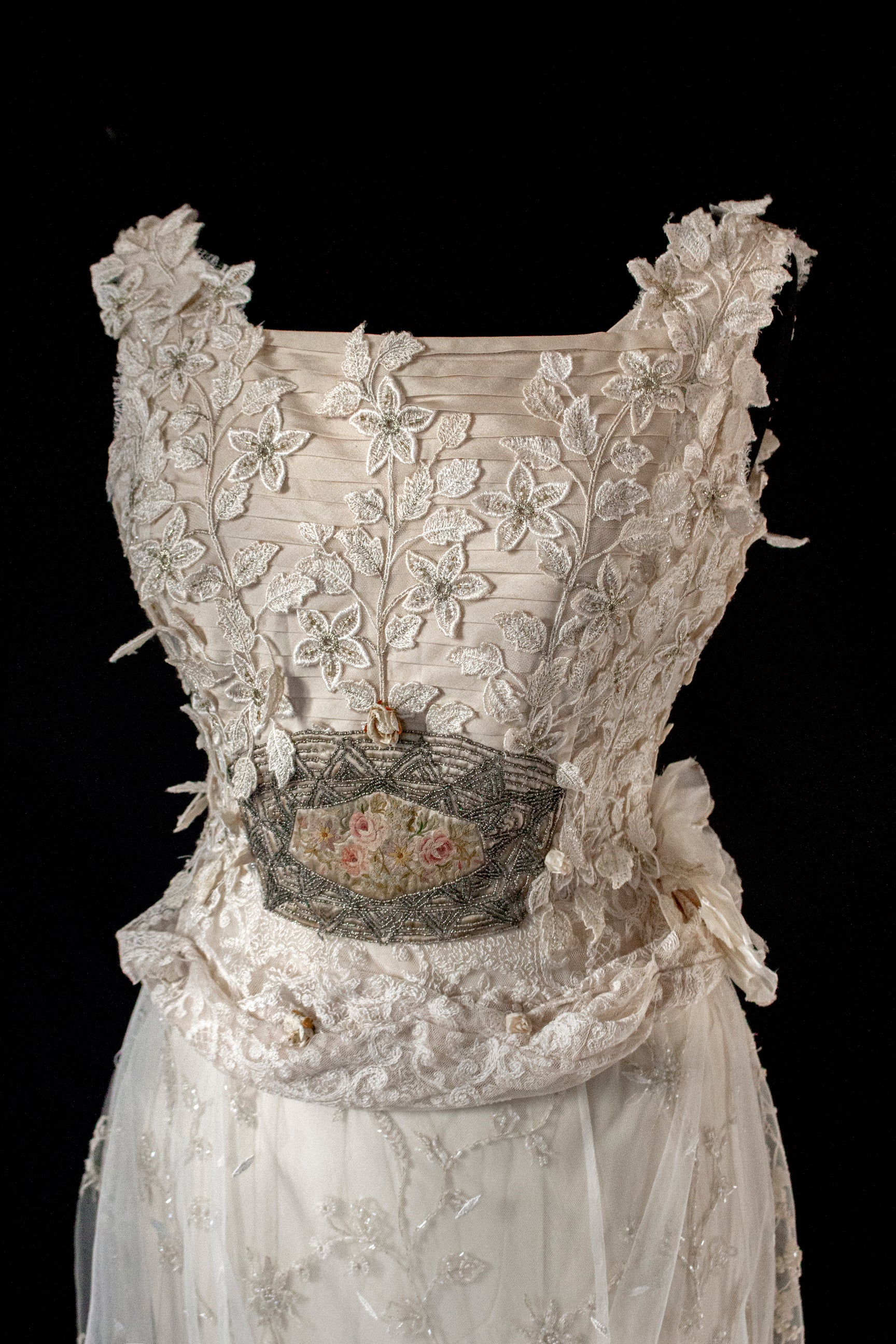 343 - UNIQUE UPCYCLED LACE WEDDING DRESS: VINTAGE BOHO BRIDAL GOWN, 50S 70S SILK EMBROIDERY, GOLD & SILVER LUXURY SUSTAINABLE WEDDING DRESS - Vague atelier
