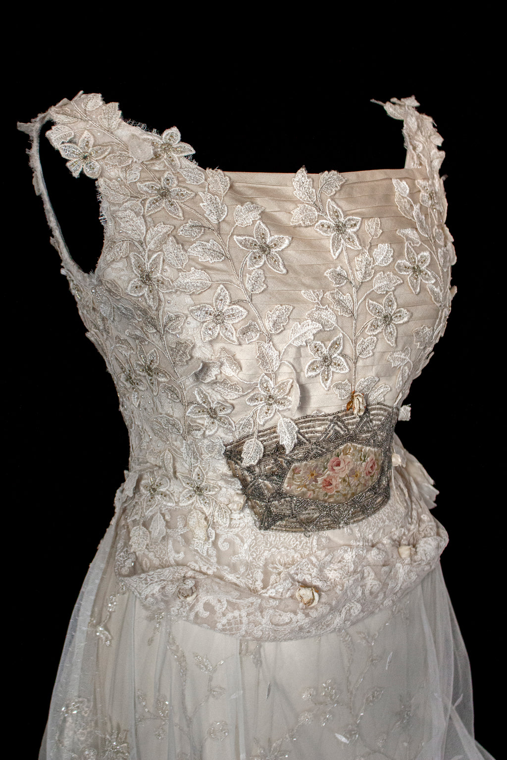 343 - UNIQUE UPCYCLED LACE WEDDING DRESS: VINTAGE BOHO BRIDAL GOWN, 50S 70S SILK EMBROIDERY, GOLD & SILVER LUXURY SUSTAINABLE WEDDING DRESS - Vague atelier