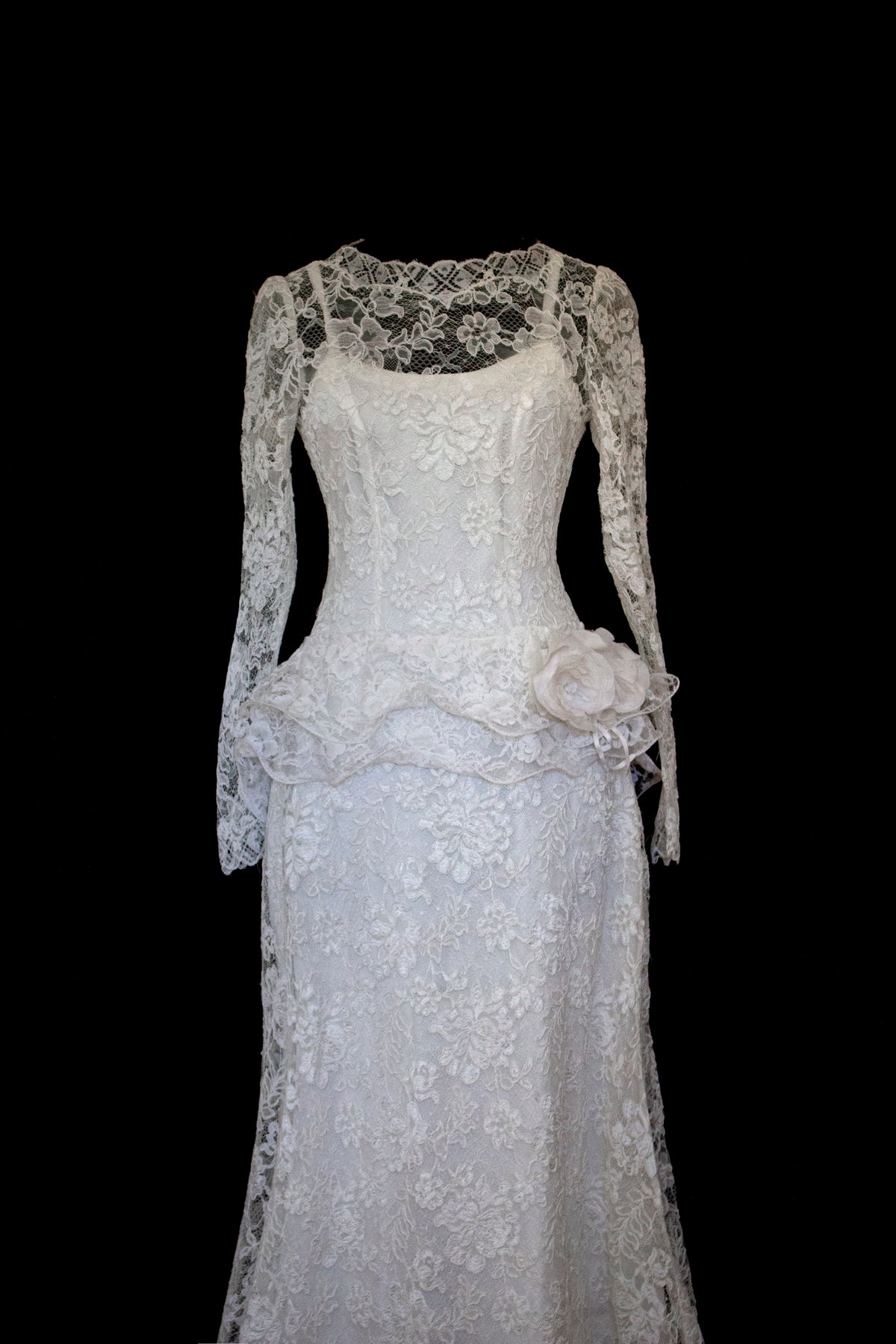 1980s Vintage Macramé Lace Sheath Wedding Dress | Full Train Gown - 377