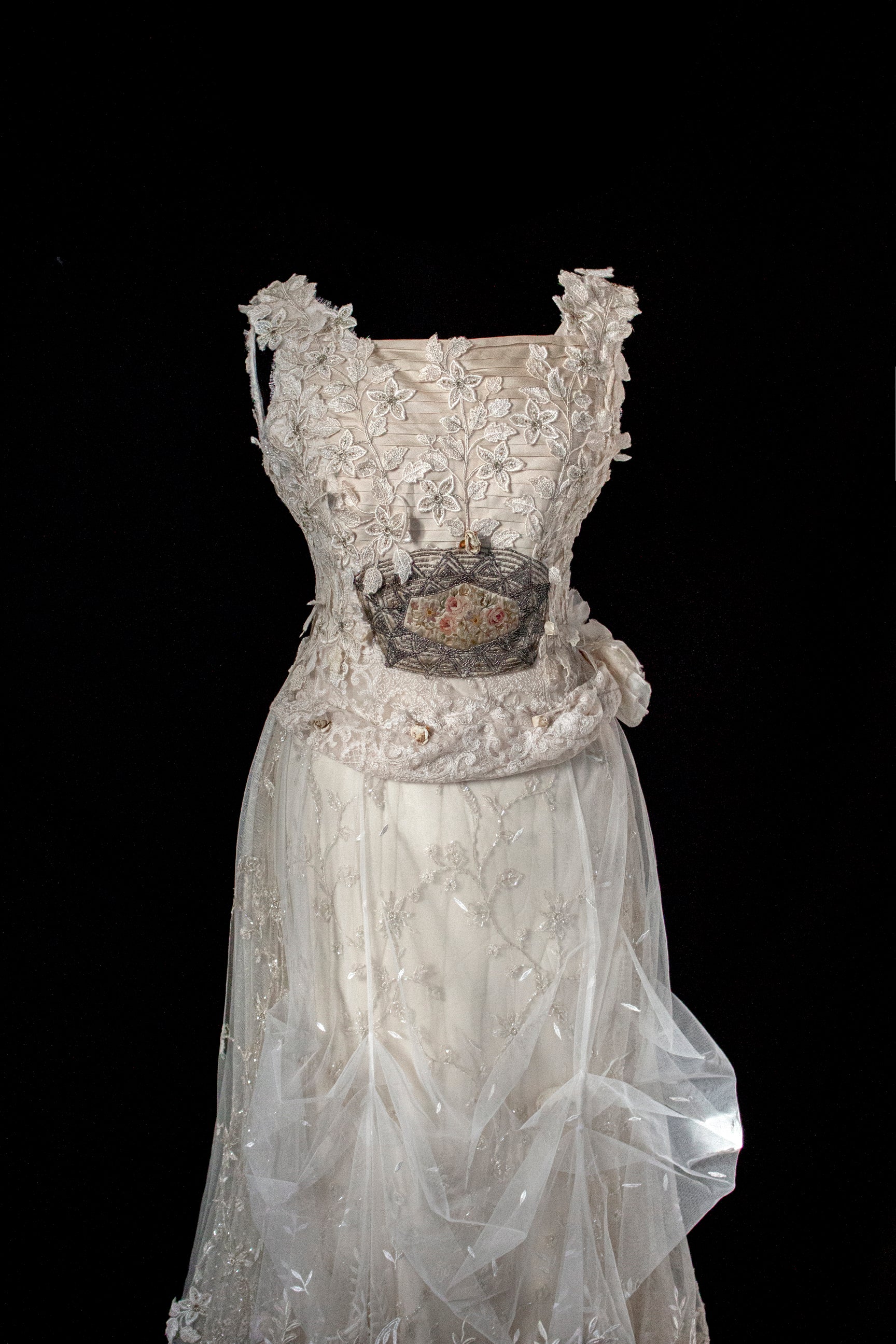 343 - UNIQUE UPCYCLED LACE WEDDING DRESS: VINTAGE BOHO BRIDAL GOWN, 50S 70S SILK EMBROIDERY, GOLD & SILVER LUXURY SUSTAINABLE WEDDING DRESS - Vague atelier