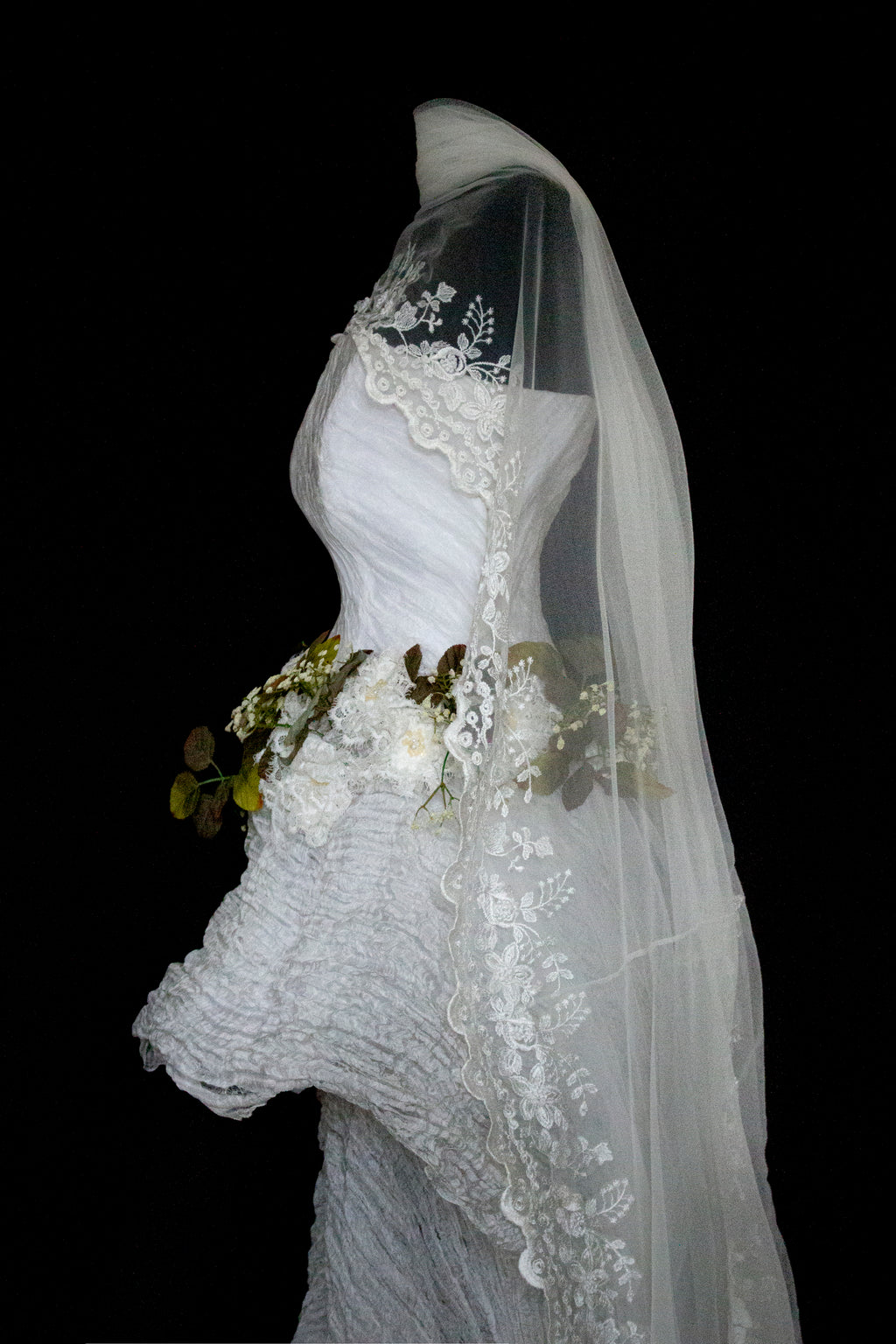 324 - PEARL GREY VINTAGE WEDDING DRESS: A ROMANTIC & UNIQUE BUCOLIC MASTERPIECE - Vague atelier