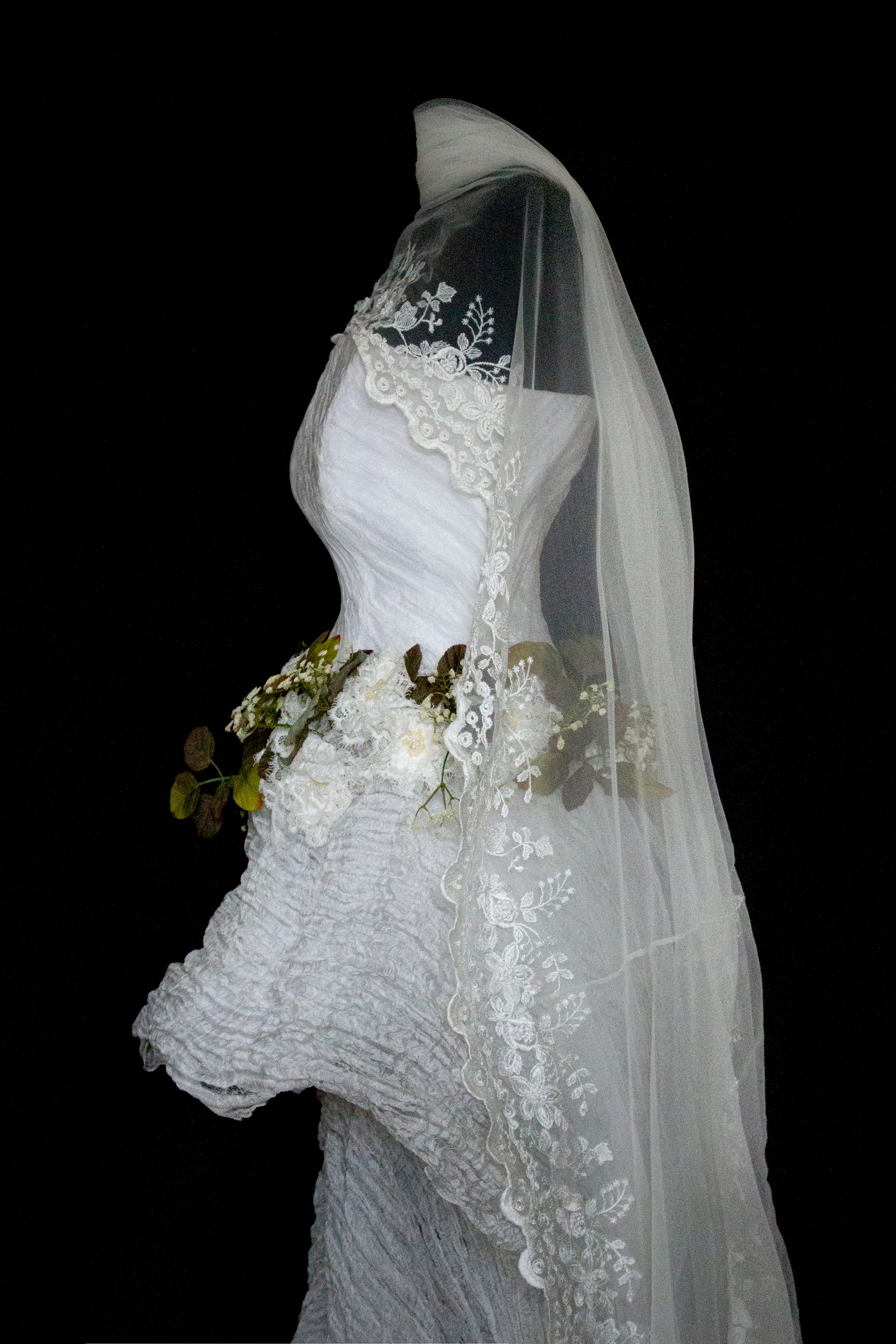 324 - PEARL GREY VINTAGE WEDDING DRESS: A ROMANTIC & UNIQUE BUCOLIC MASTERPIECE - Vague atelier