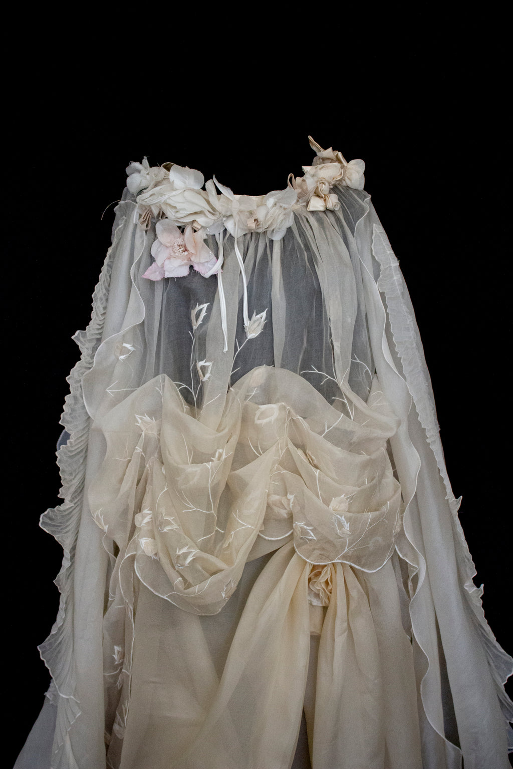 323 - BUCOLIC SILK ORGANDIE WEDDING SET: VINTAGE BUTTERFLY CAPE & DRAPED SKIRT - Vague atelier