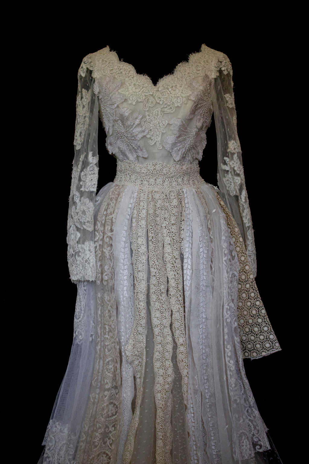 356 - VINTAGE 90s UPCYCLED LACE WEDDING DRESS: IVORY GOWN WITH POLKA DOT TULLE & ANTIQUE MACRAME DETAILS - Vague atelier