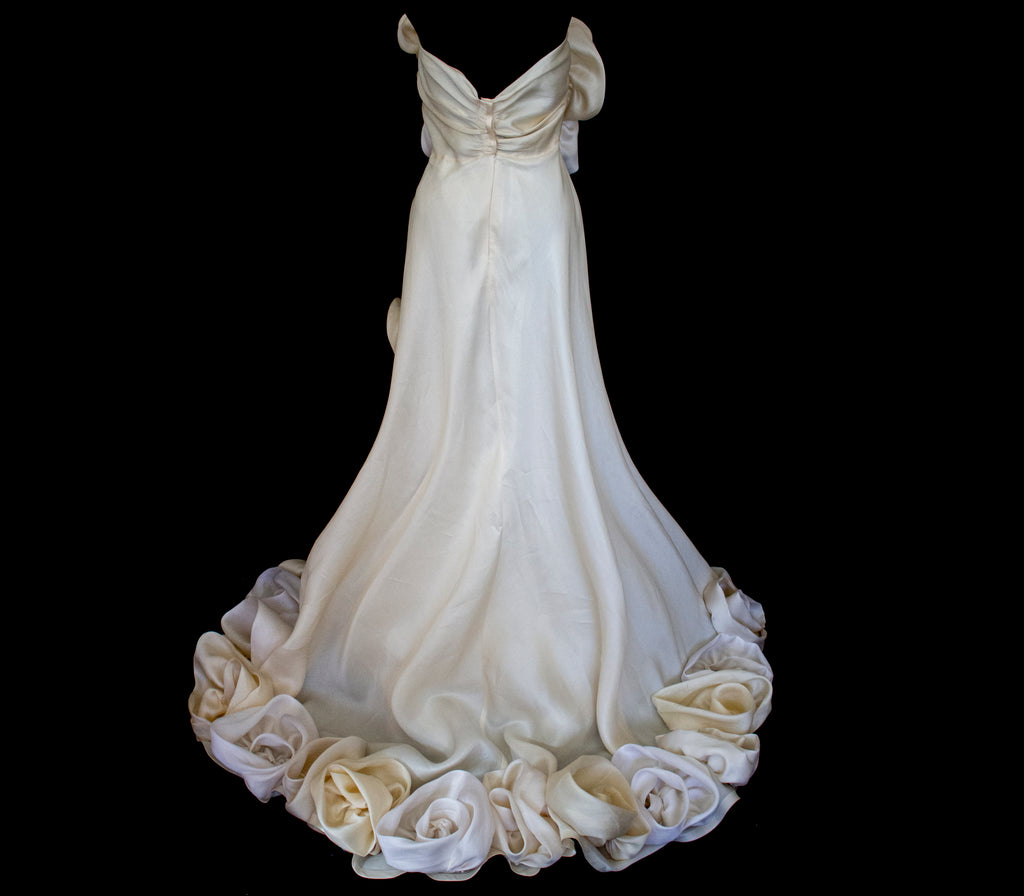 318 - COUTURE SILK ORGANZA BRIDAL GOWN: HANDMADE 3D MAXI FLOWERS & VINTAGE FLORAL TRAIN - Vague atelier