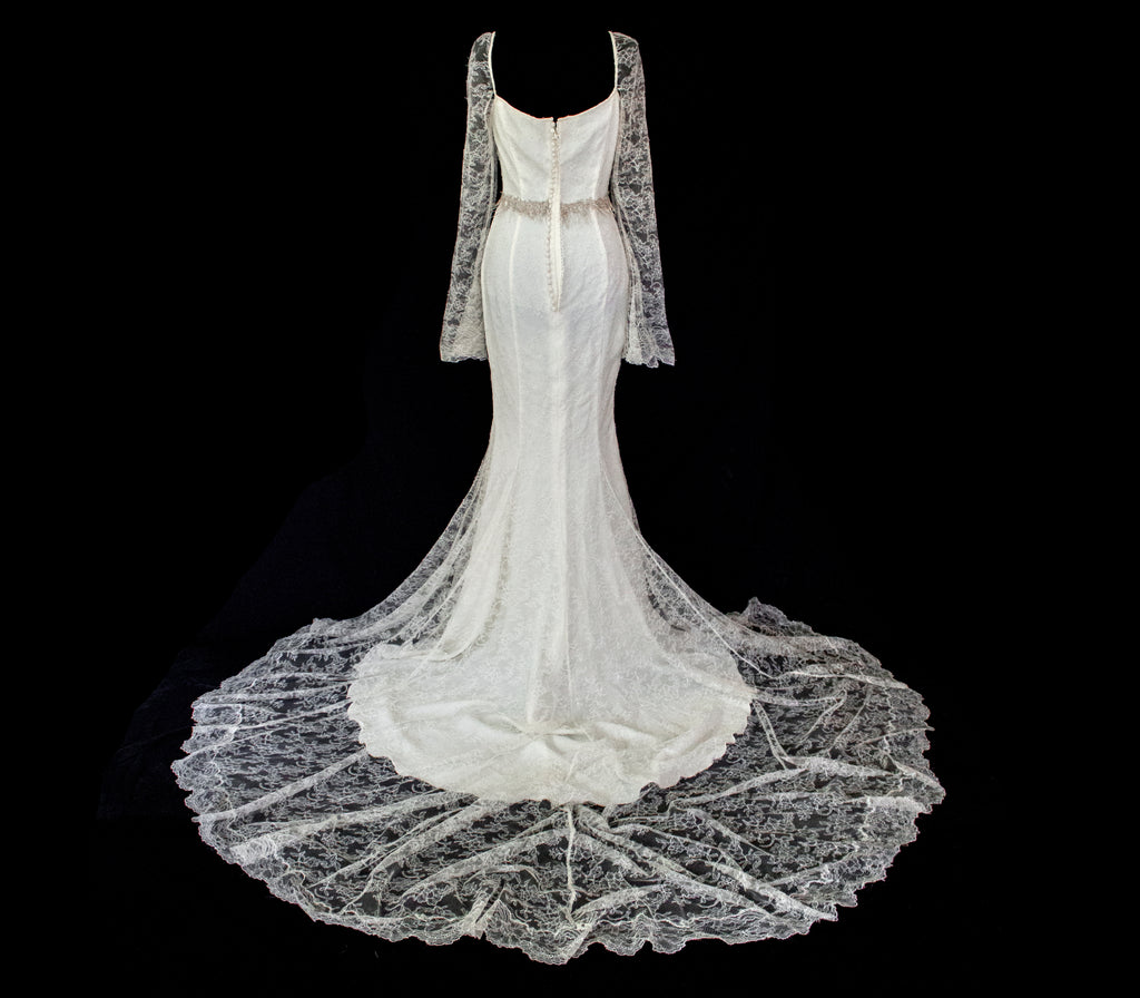 Vintage Chantilly Lace Mermaid Wedding Dress | Full Train Gown - 379
