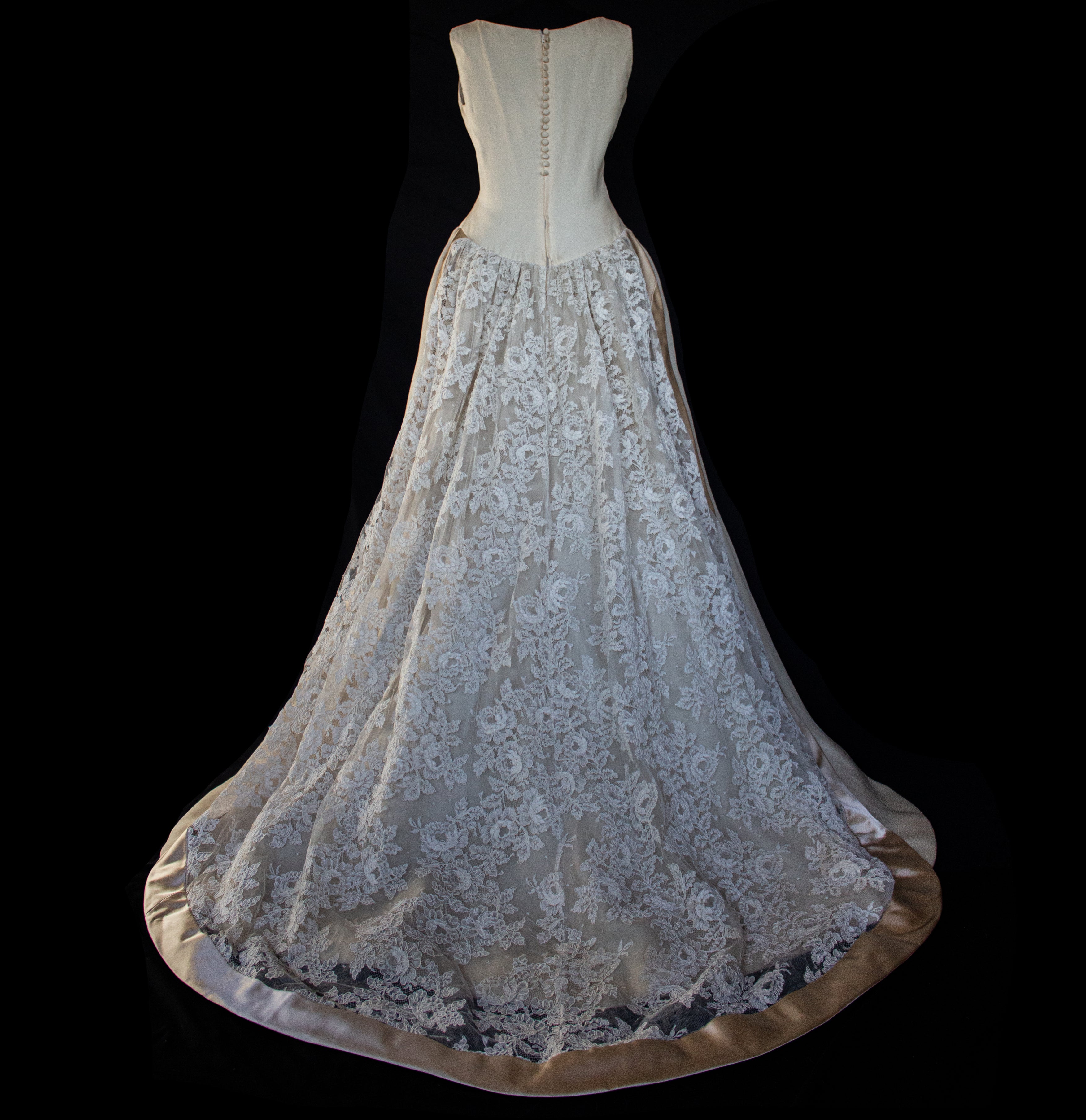 137 - VINTAGE LORENZO RIVA DESIGNER SIGNED WEDDING DRESS: PRECIOUS SILK & LACE TRAIN GOWN - 1950S 1960S ARCHIVAL COUTURE