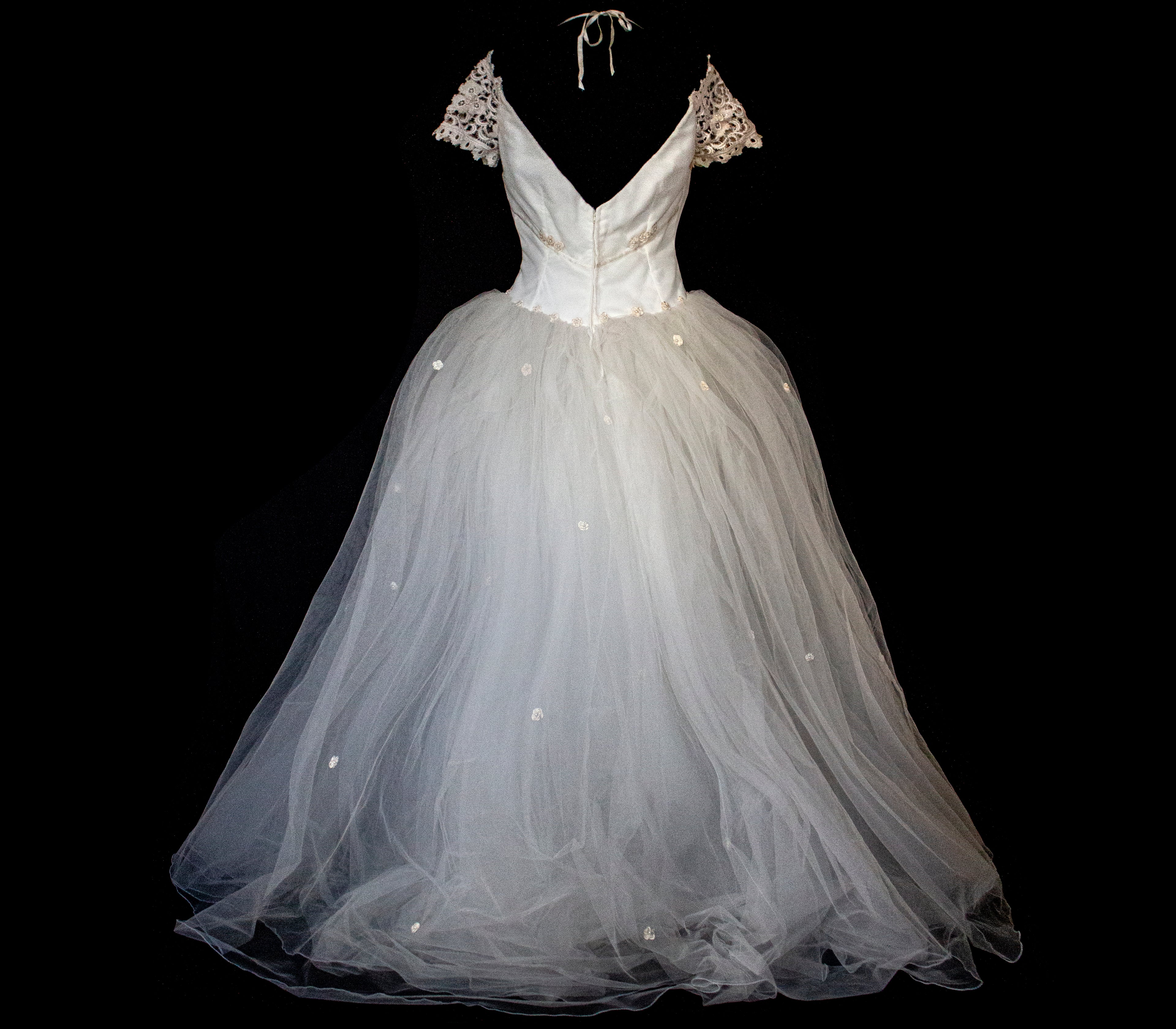 250 - MAJESTIC VINTAGE PRINCESS BALL GOWN: VOLUMINOUS TULLE & MACRAMÉ WITH 3D FLORAL EMBROIDERY