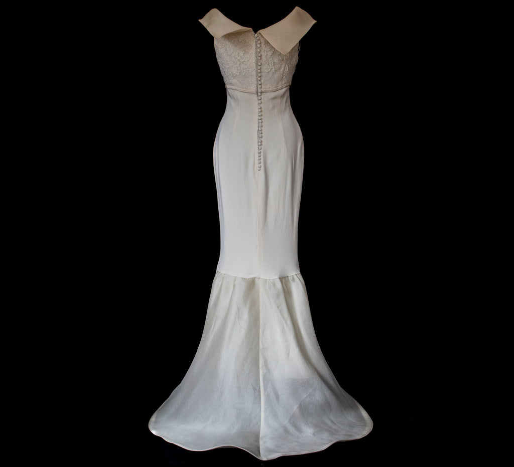 273 - CHIC VINTAGE PURE SILK BRIDAL MERMAID GOWN: LACE BODICE & VERTICAL MAXI BOWS - Vague atelier