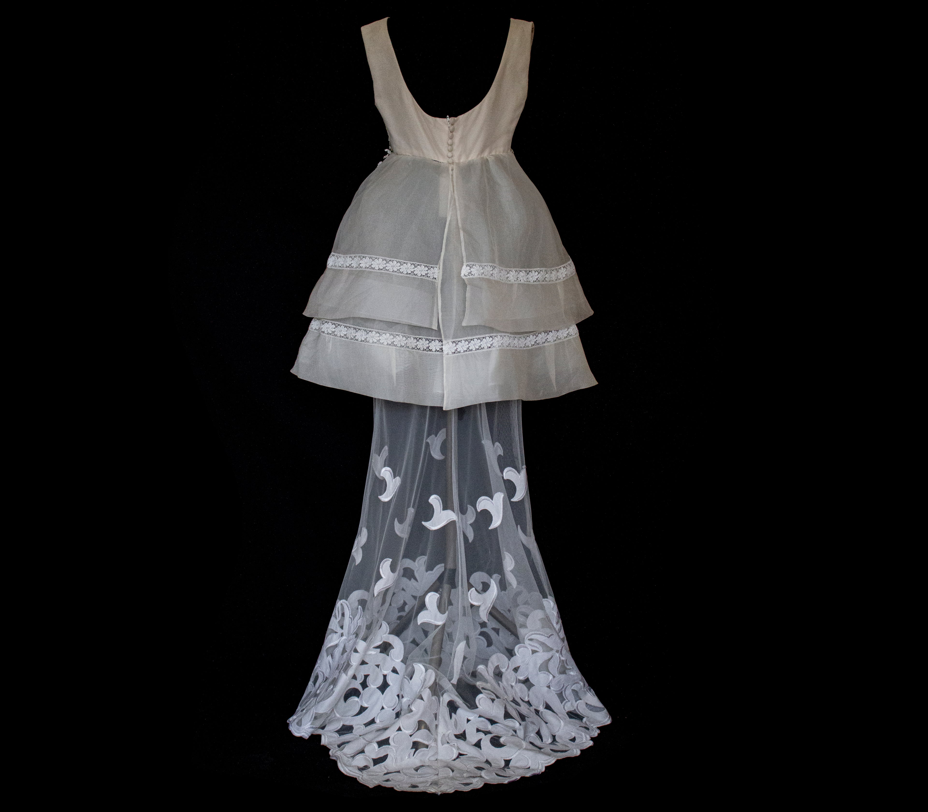 315 - UNIQUE MULTILAYER FLORAL BRIDAL GOWN: 1940S PEPLUM & UPCYCLED MULTI-ERA VINTAGE LACE DRESS - Vague atelier