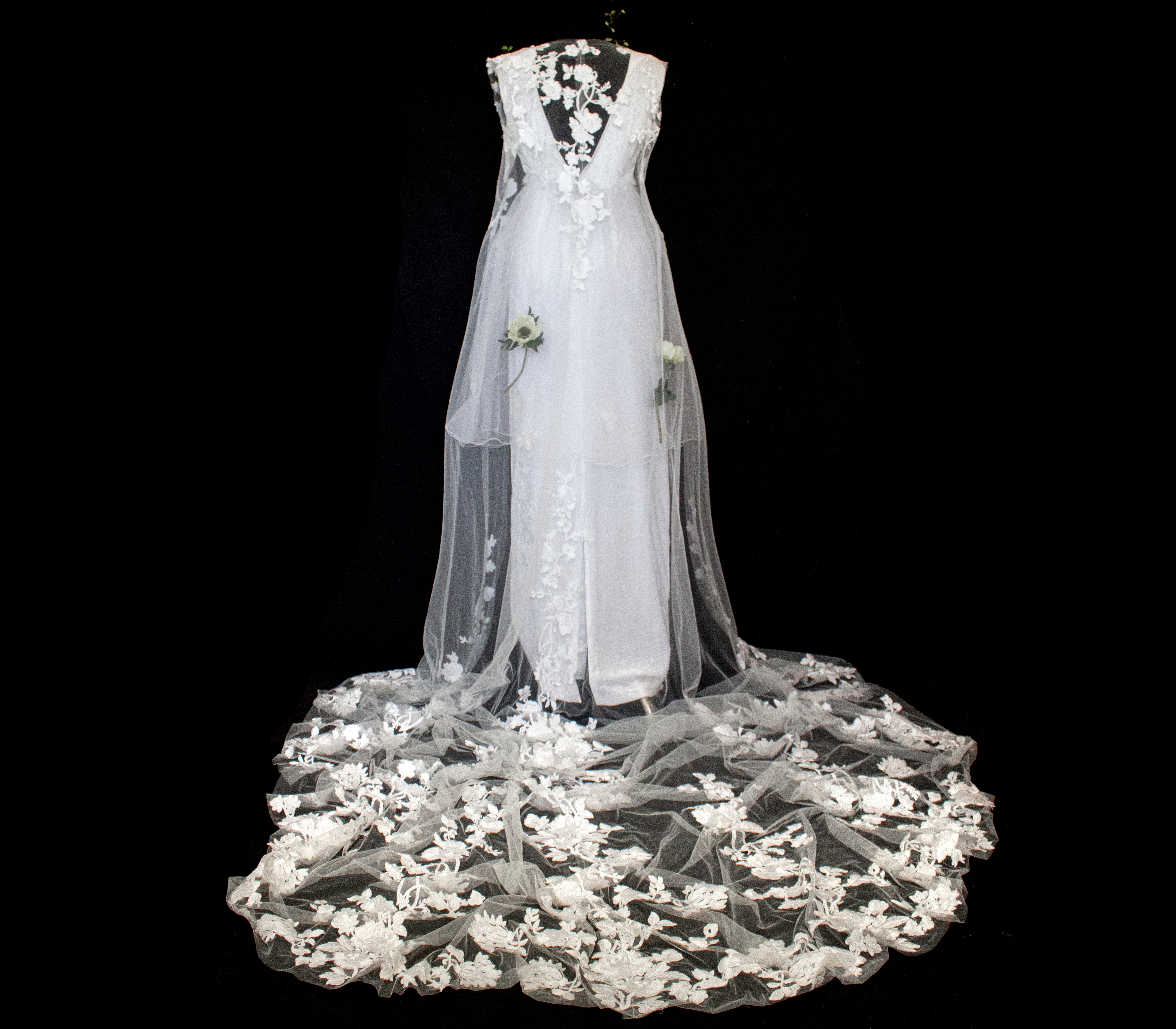 350 - UNIQUE VINTAGE UPCYCLED WEDDING DRESS: PEARL GREY VELVET SHEATH WITH TUTU & MAXI EMBROIDERED BRIDAL CAPE, SPRING BOHO STYLE - Vague atelier