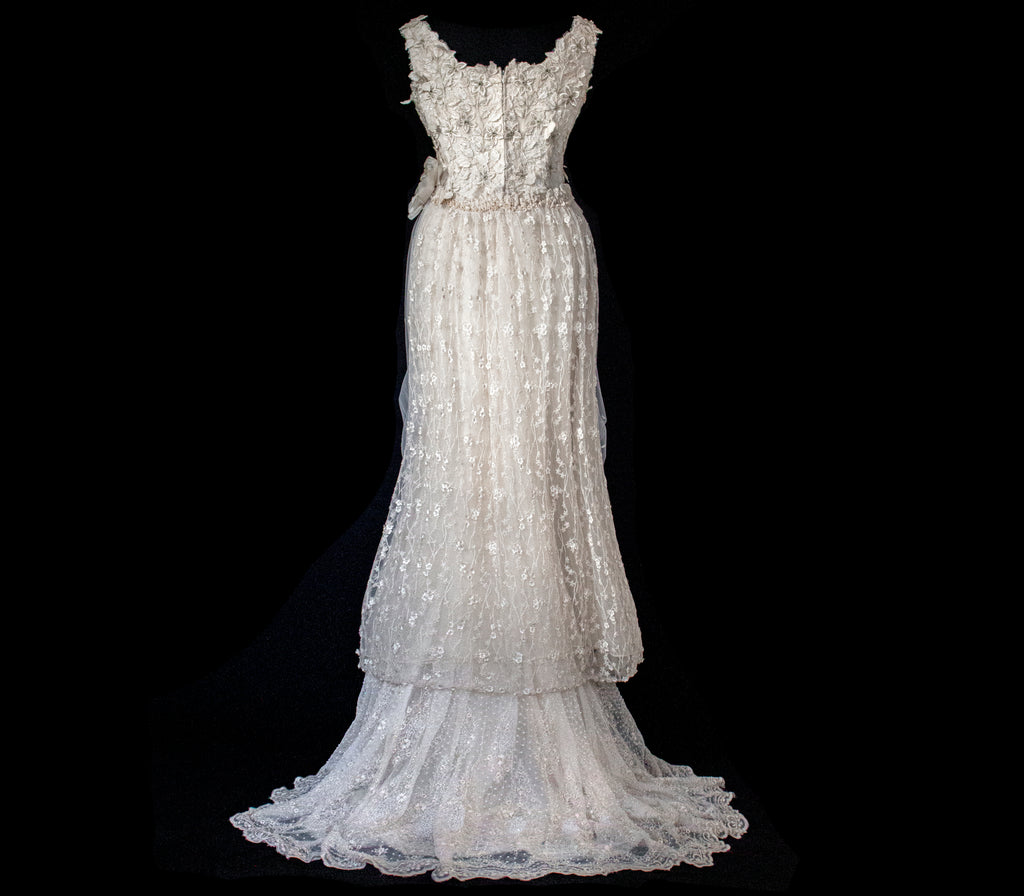 343 - UNIQUE UPCYCLED LACE WEDDING DRESS: VINTAGE BOHO BRIDAL GOWN, 50S 70S SILK EMBROIDERY, GOLD & SILVER LUXURY SUSTAINABLE WEDDING DRESS - Vague atelier