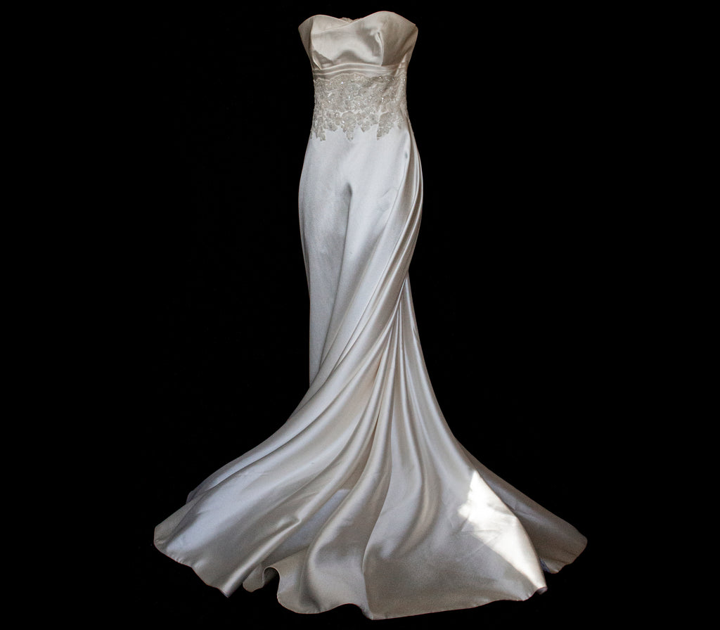 316 - STRAPLESS SILK MIKADO WEDDING DRESS: STRUCTURED A-LINE GOWN WITH HEART NECKLINE & TRAIN - Vague atelier