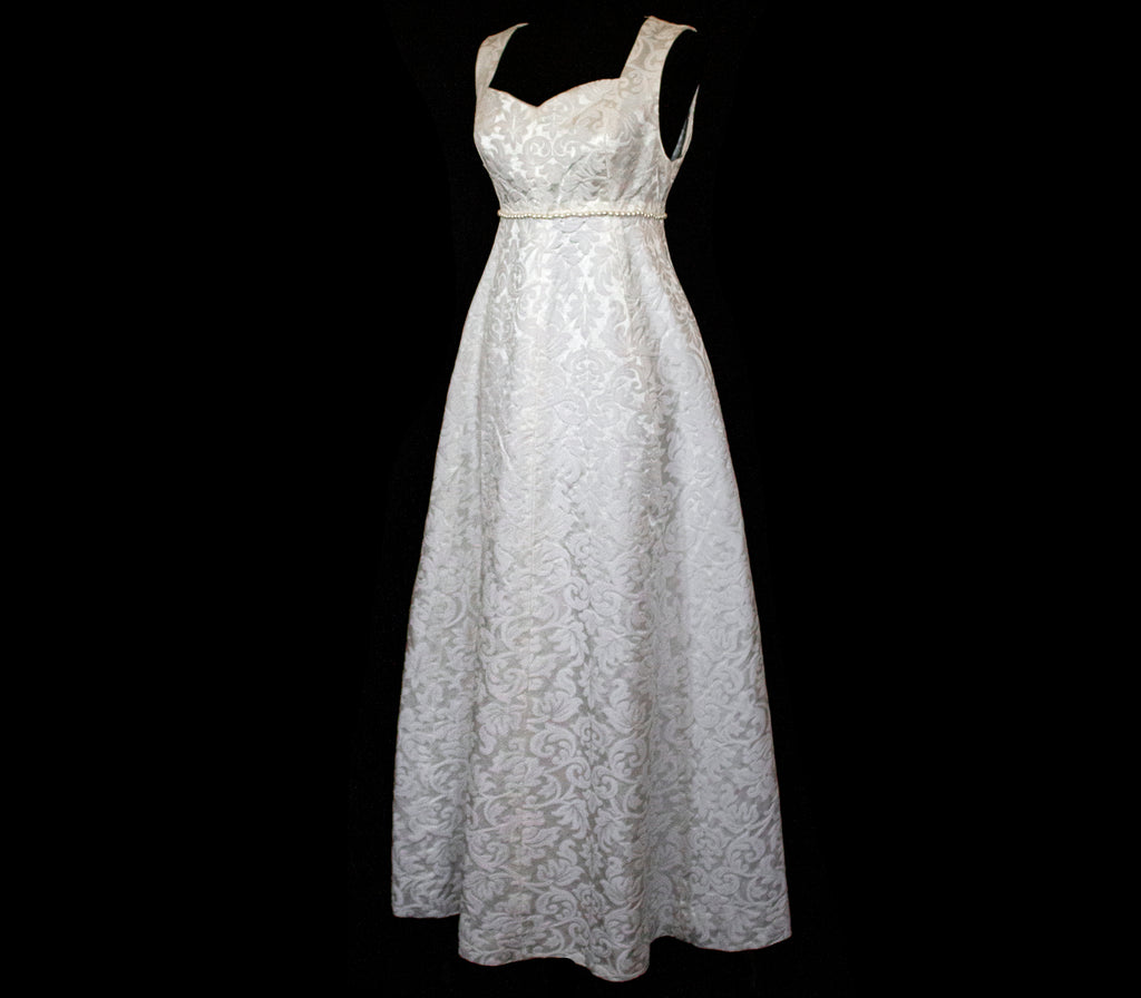 299 - AUTHENTIC 1960S VINTAGE DAMASK BRIDAL DRESS: BON TON ANKLE-LENGTH SHEATH WITH RUFFLED TULLE CAPE - Vague atelier