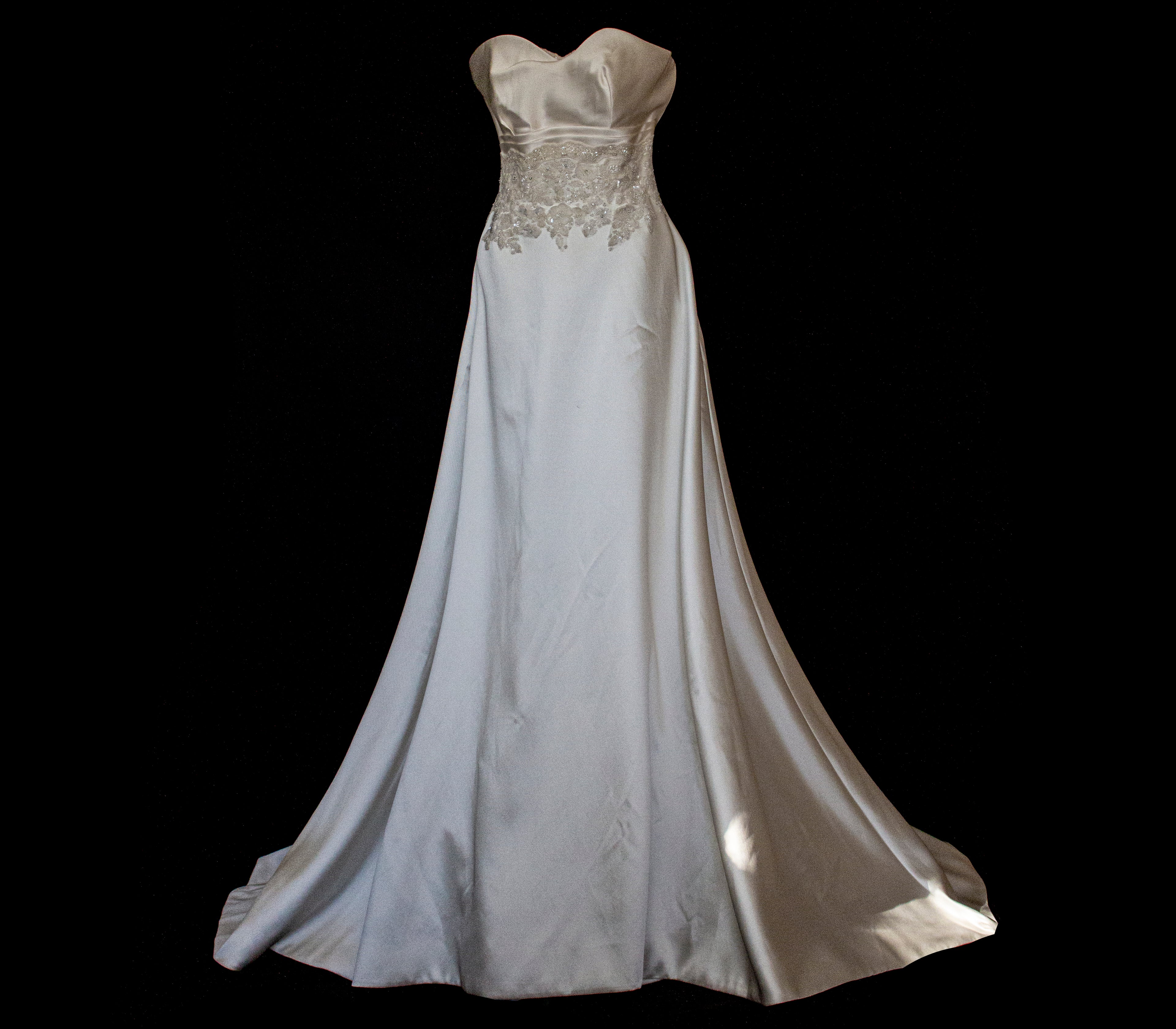 316 - STRAPLESS SILK MIKADO WEDDING DRESS: STRUCTURED A-LINE GOWN WITH HEART NECKLINE & TRAIN - Vague atelier