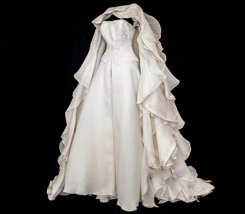 320 - LUXURY PURE SILK VINTAGE BRIDAL GOWN: A-LINE LACE DRESS WITH DETACHABLE RUFFLED CAPE