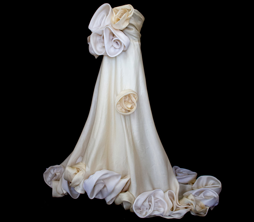 318 - COUTURE SILK ORGANZA BRIDAL GOWN: HANDMADE 3D MAXI FLOWERS & VINTAGE FLORAL TRAIN - Vague atelier