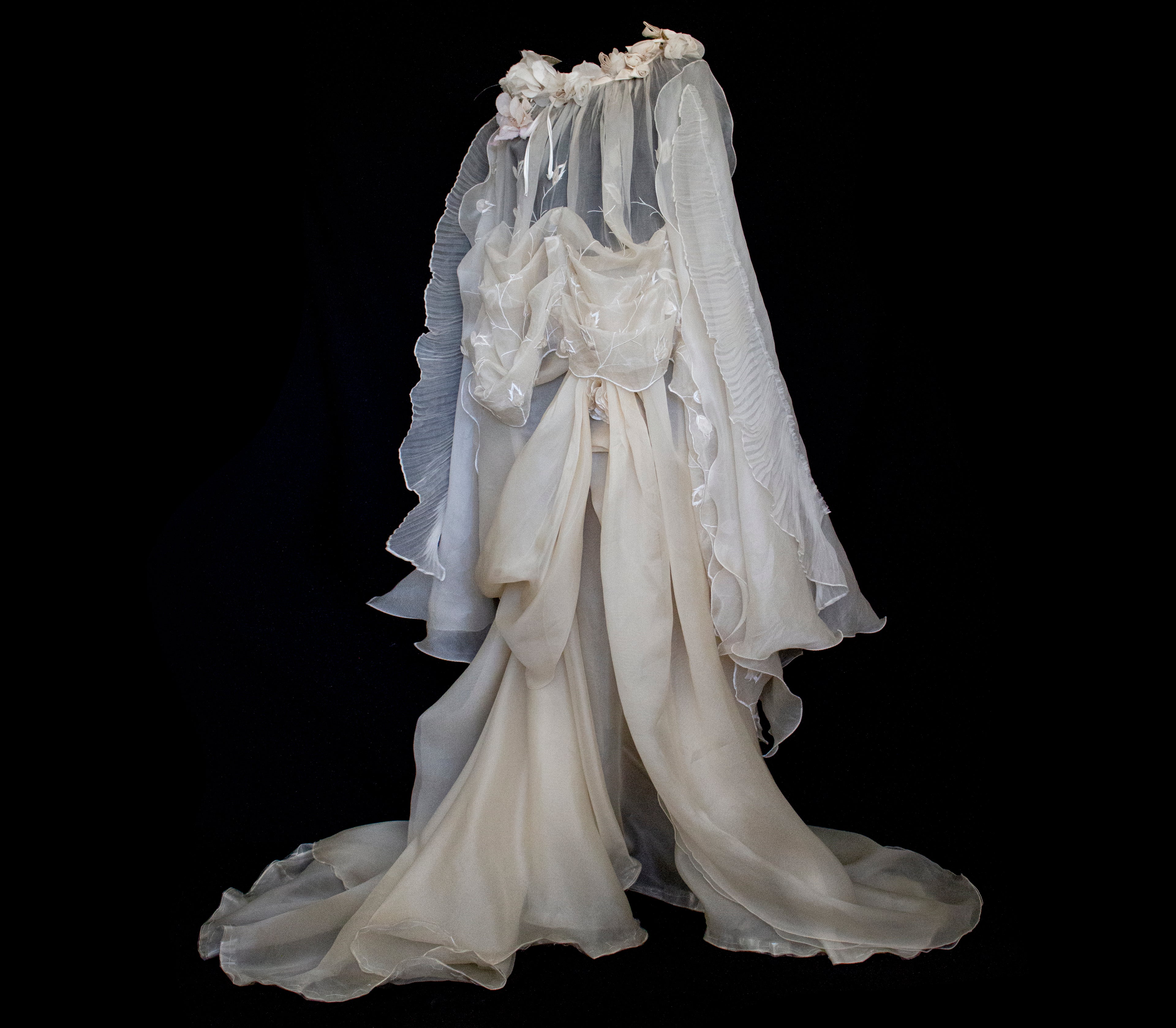 323 - BUCOLIC SILK ORGANDIE WEDDING SET: VINTAGE BUTTERFLY CAPE & DRAPED SKIRT - Vague atelier