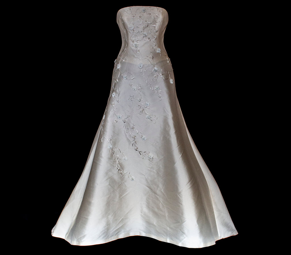 327 - MINIMALIST VINTAGE SILK MIKADO SHEATH: ICE JEWEL EMBROIDERY & FLOWY LONG TRAIN - Vague atelier