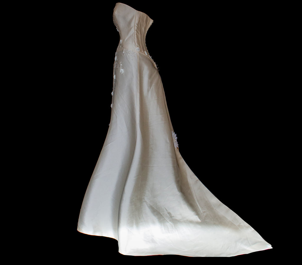 327 - MINIMALIST VINTAGE SILK MIKADO SHEATH: ICE JEWEL EMBROIDERY & FLOWY LONG TRAIN - Vague atelier