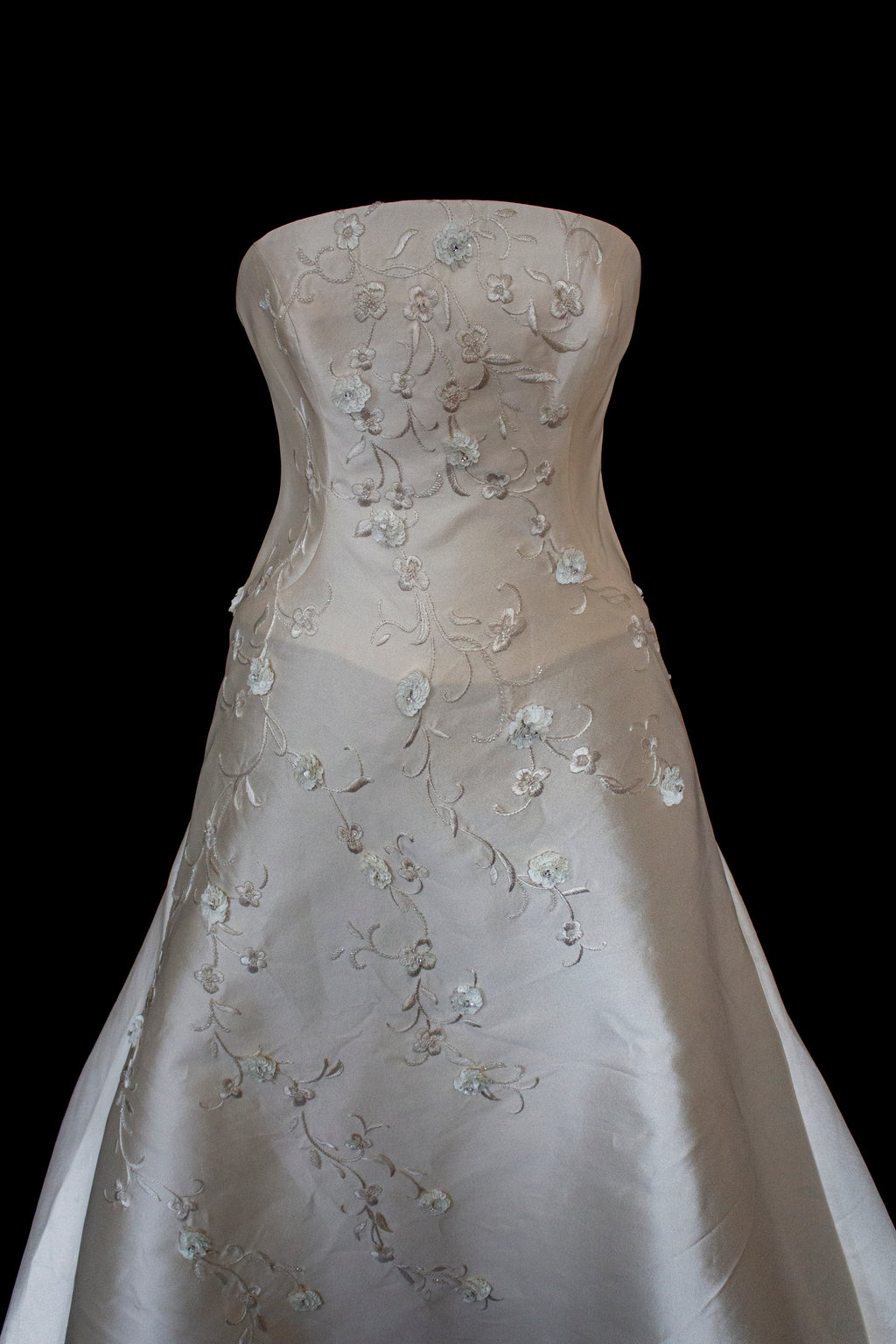 327 - MINIMALIST VINTAGE SILK MIKADO SHEATH: ICE JEWEL EMBROIDERY & FLOWY LONG TRAIN - Vague atelier